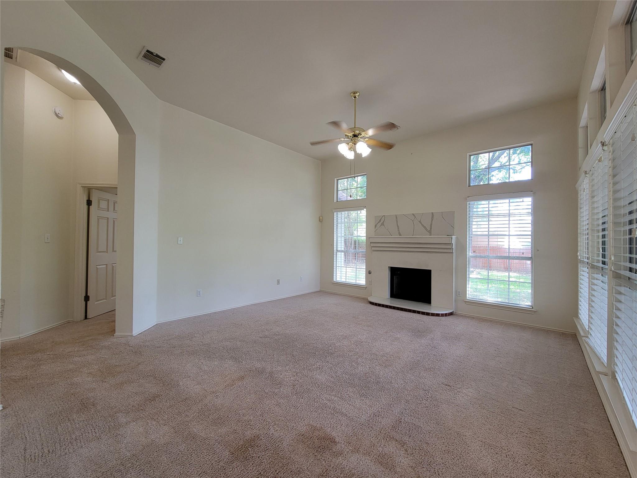 105 W Oxford Dr, Pflugerville, TX 78660