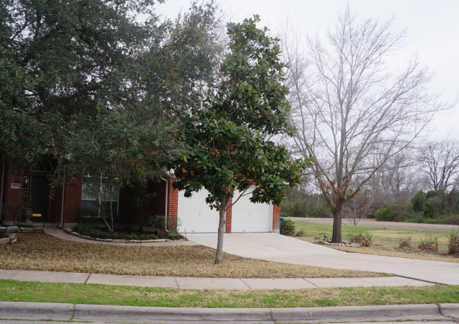 105 W Oxford Dr, Pflugerville, TX 78660
