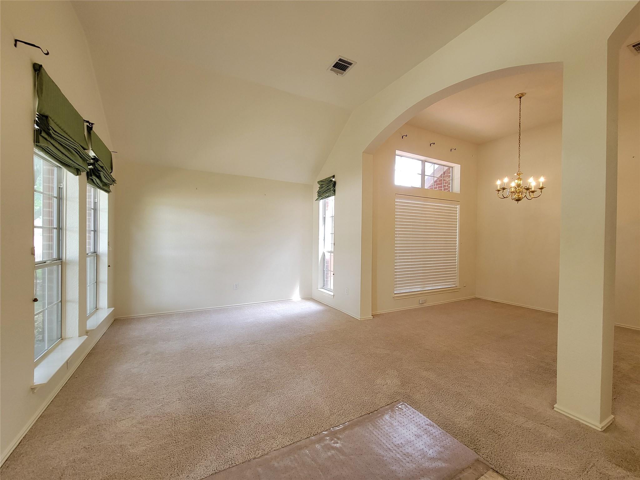 105 W Oxford Dr, Pflugerville, TX 78660