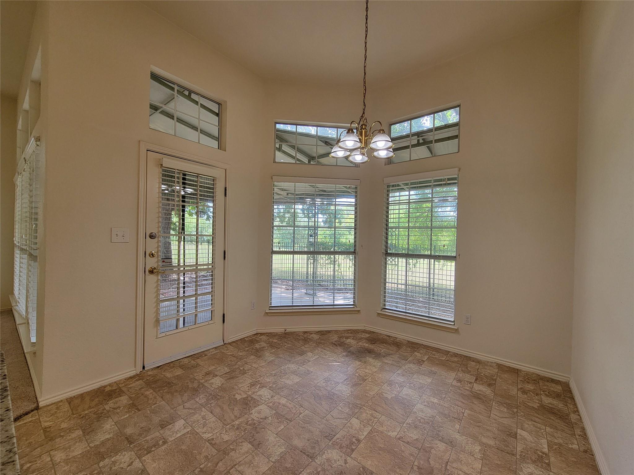 105 W Oxford Dr, Pflugerville, TX 78660