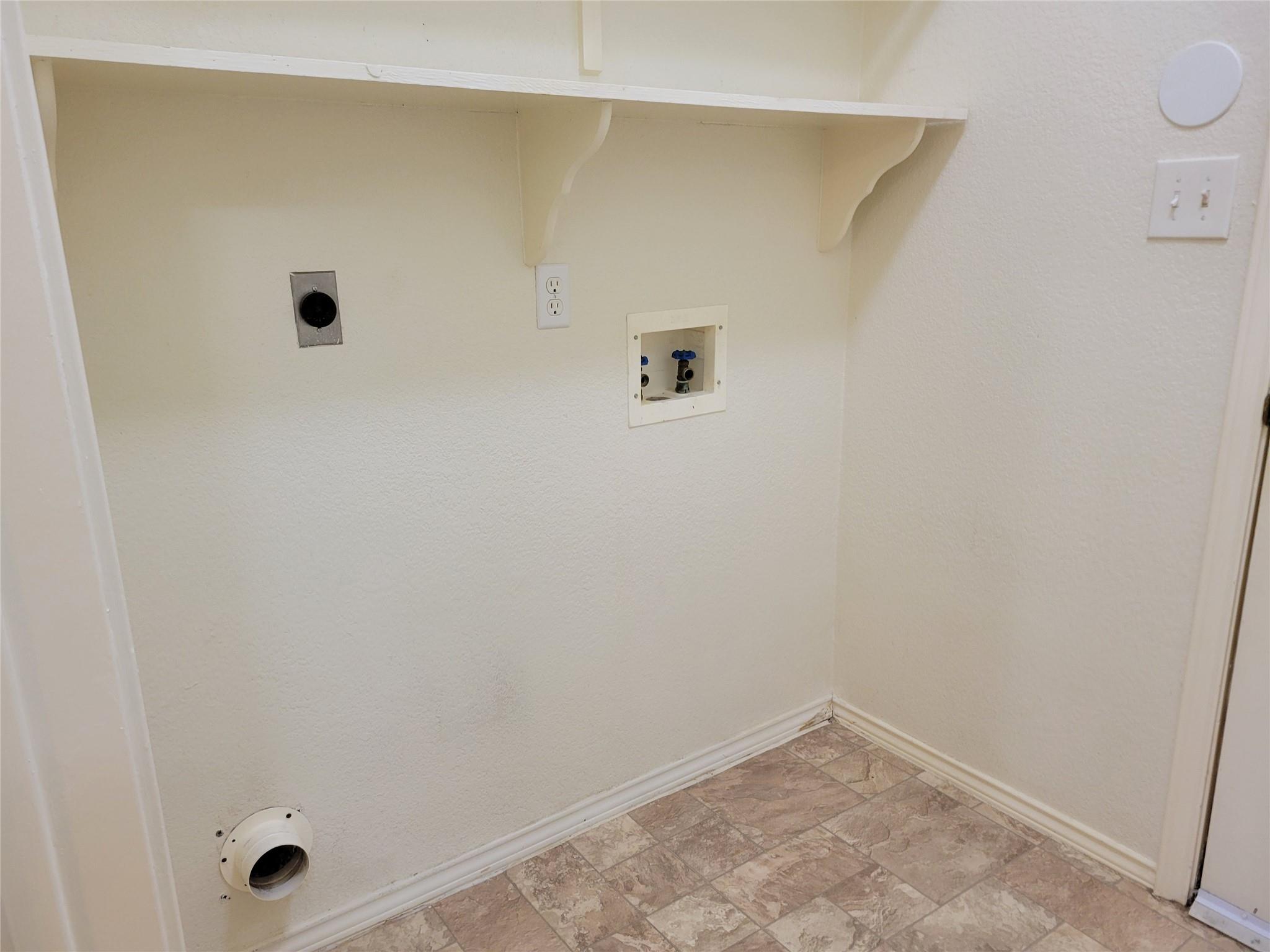 105 W Oxford Dr, Pflugerville, TX 78660