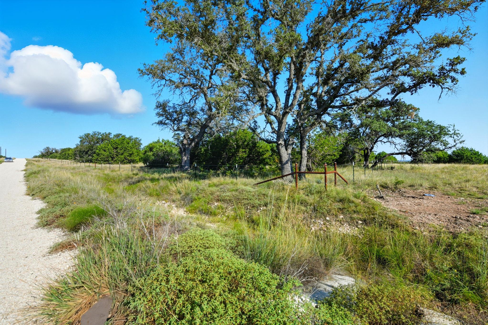 405 Valley Oak Dr, Goldthwaite, TX 76844