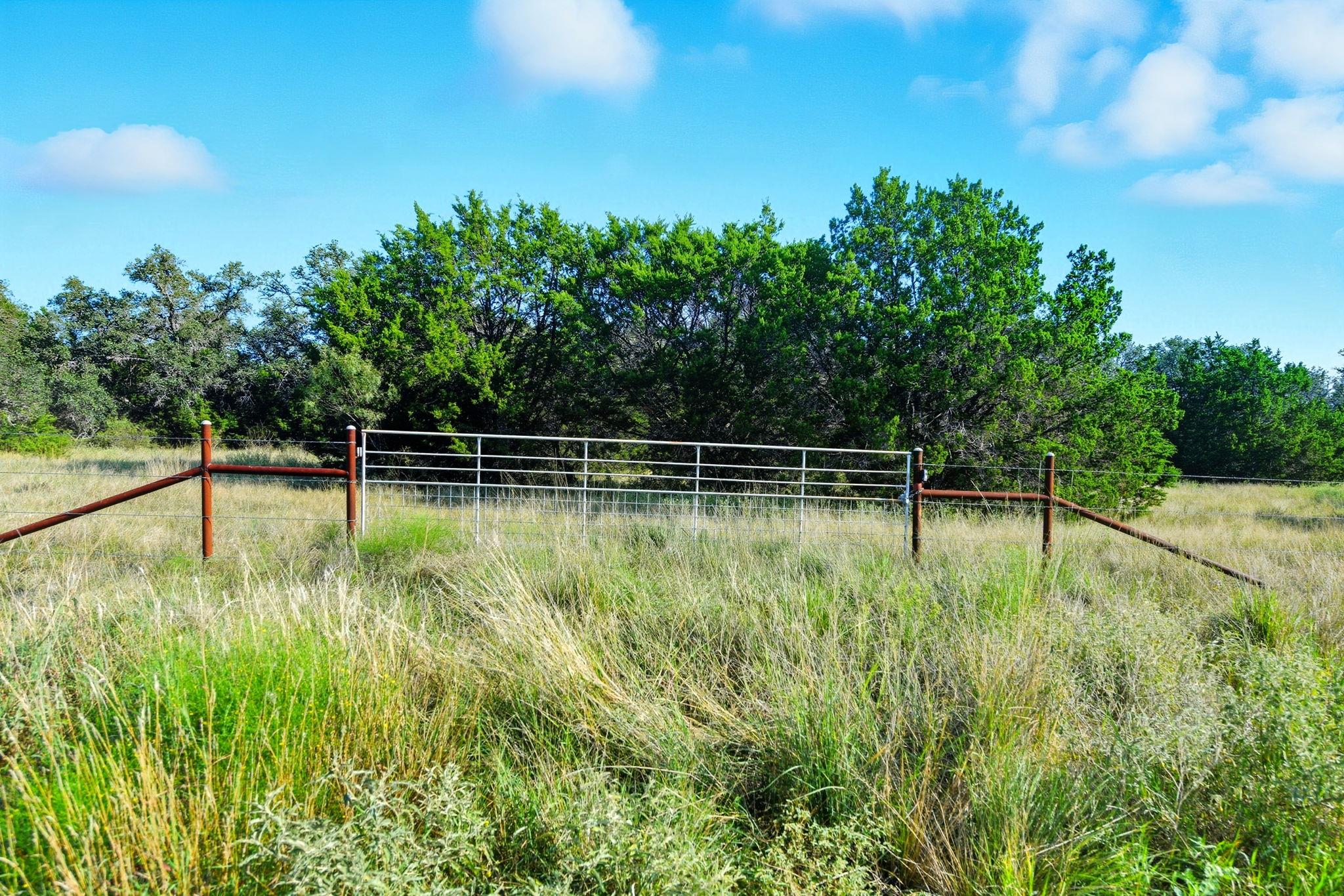 405 Valley Oak Dr, Goldthwaite, TX 76844