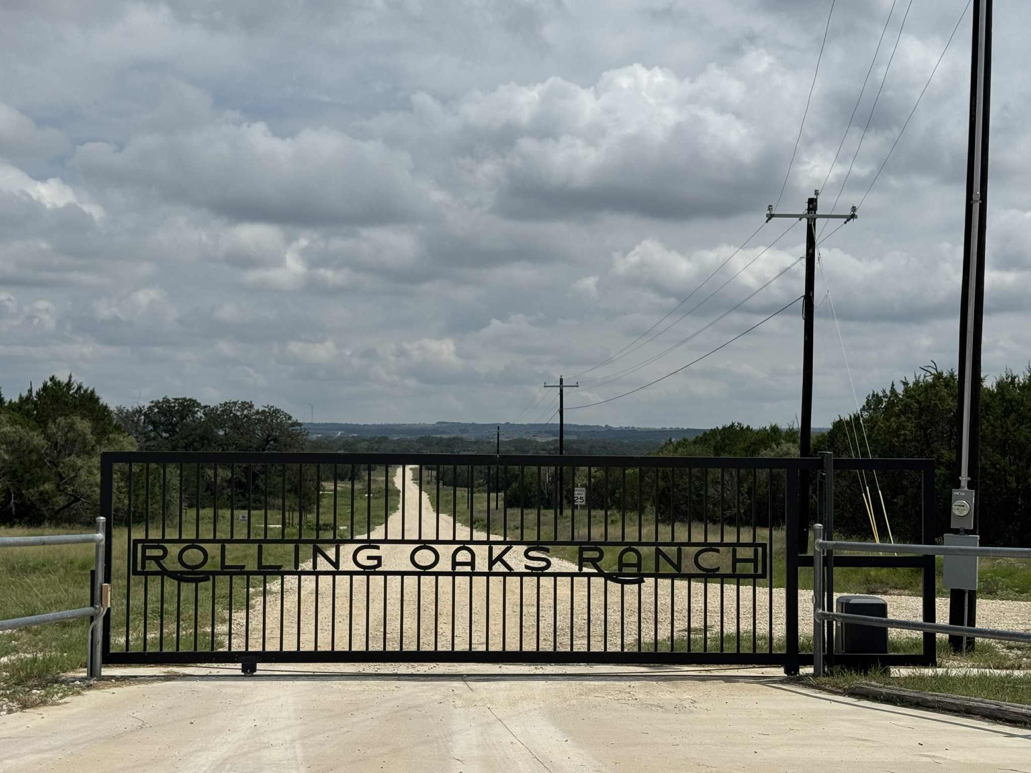 405 Valley Oak Dr, Goldthwaite, TX 76844