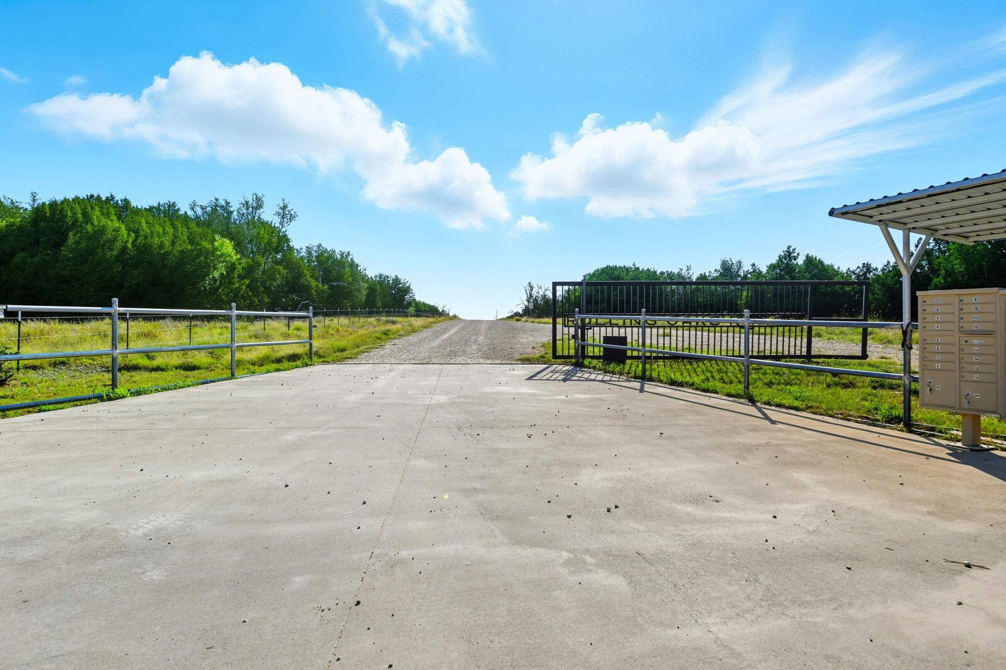 405 Valley Oak Dr, Goldthwaite, TX 76844