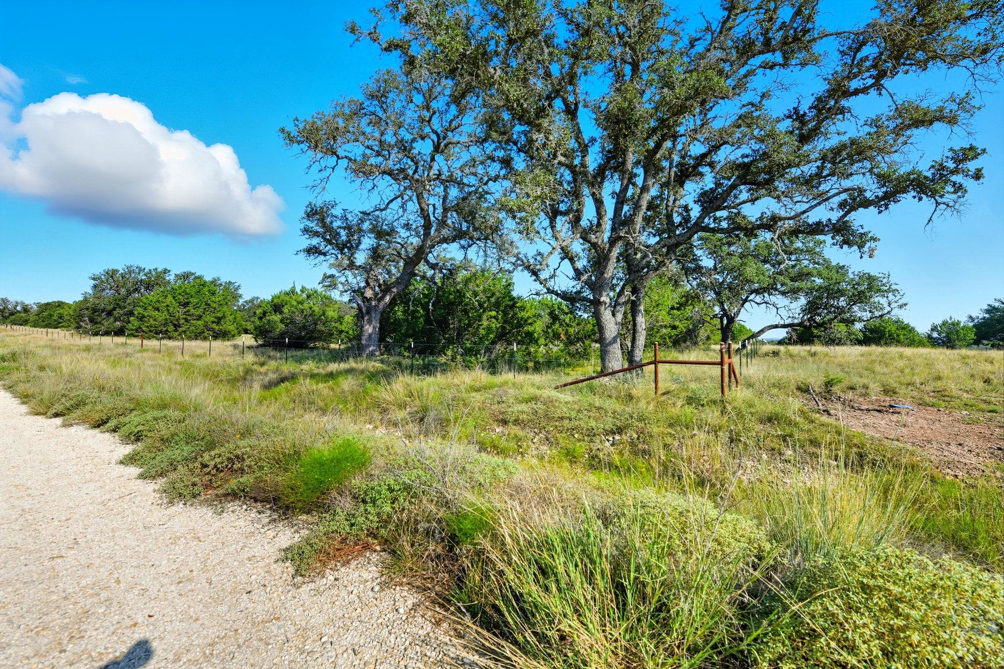 405 Valley Oak Dr, Goldthwaite, TX 76844
