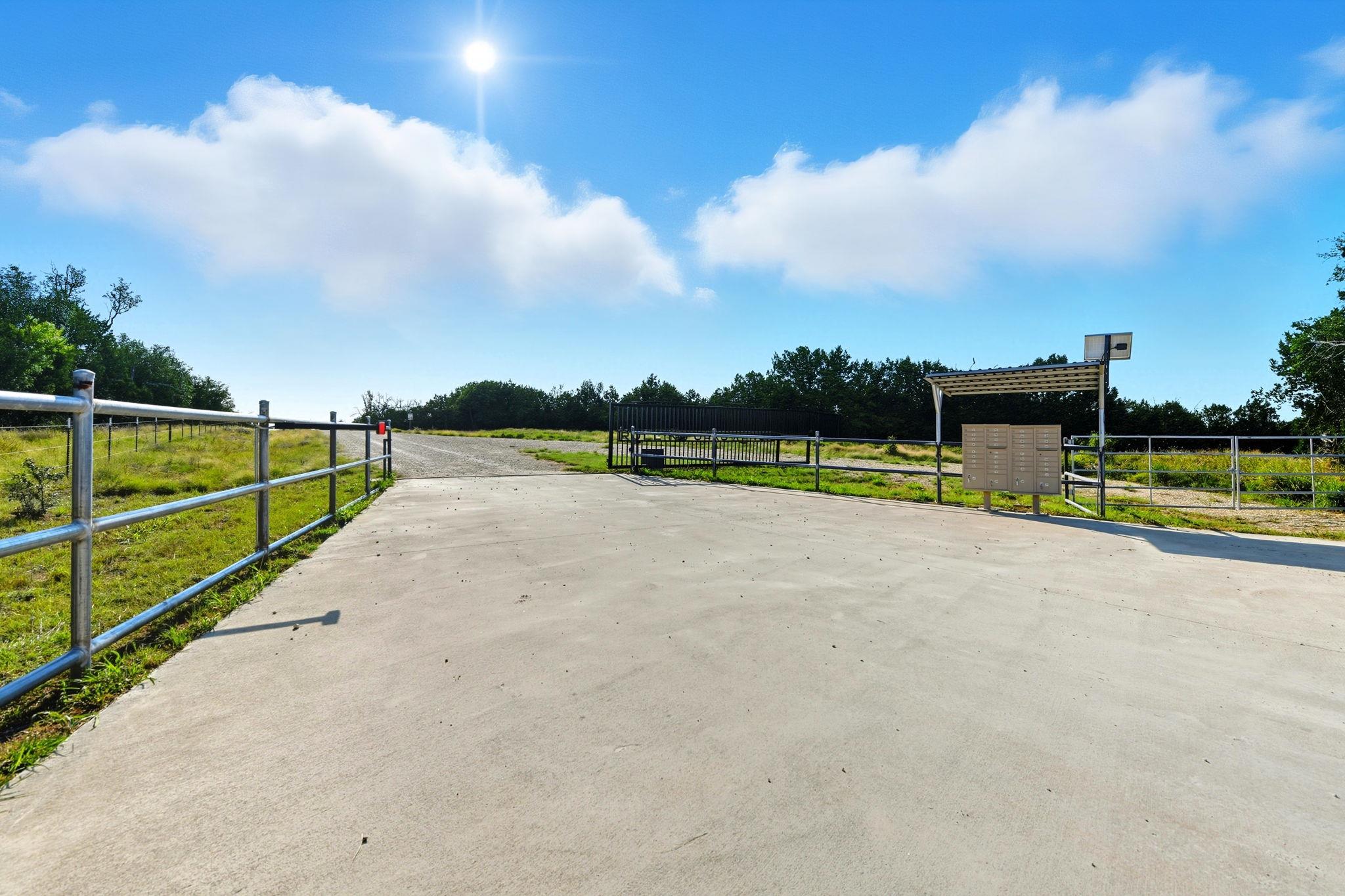 405 Valley Oak Dr, Goldthwaite, TX 76844