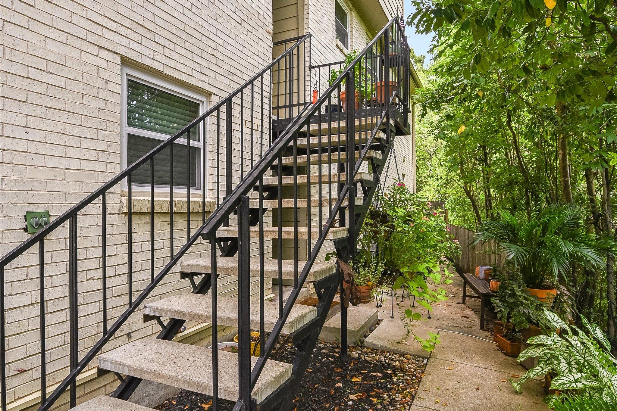 745 E Oltorf St E # 201, Austin, TX 78704