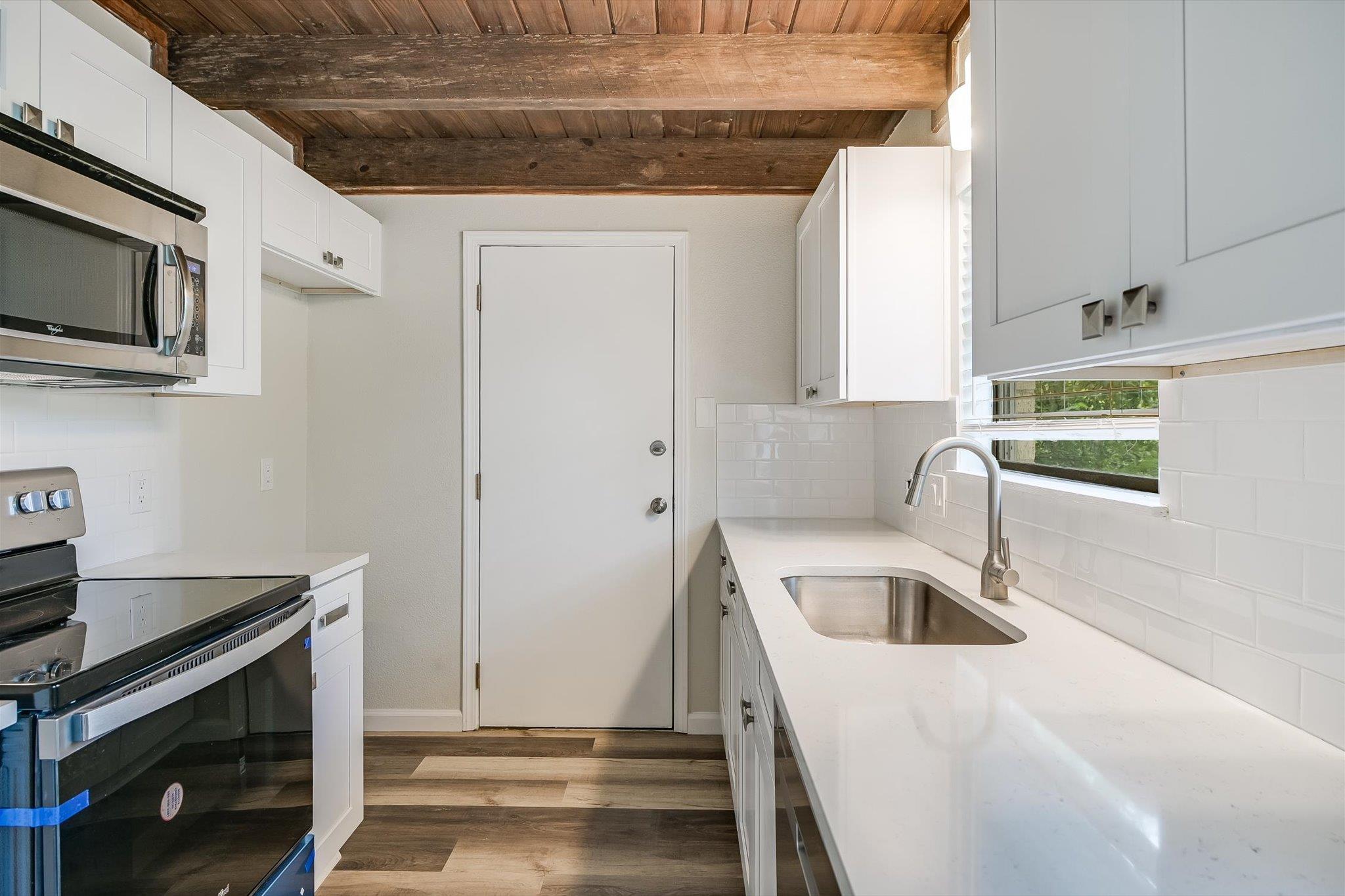 745 E Oltorf St E # 201, Austin, TX 78704