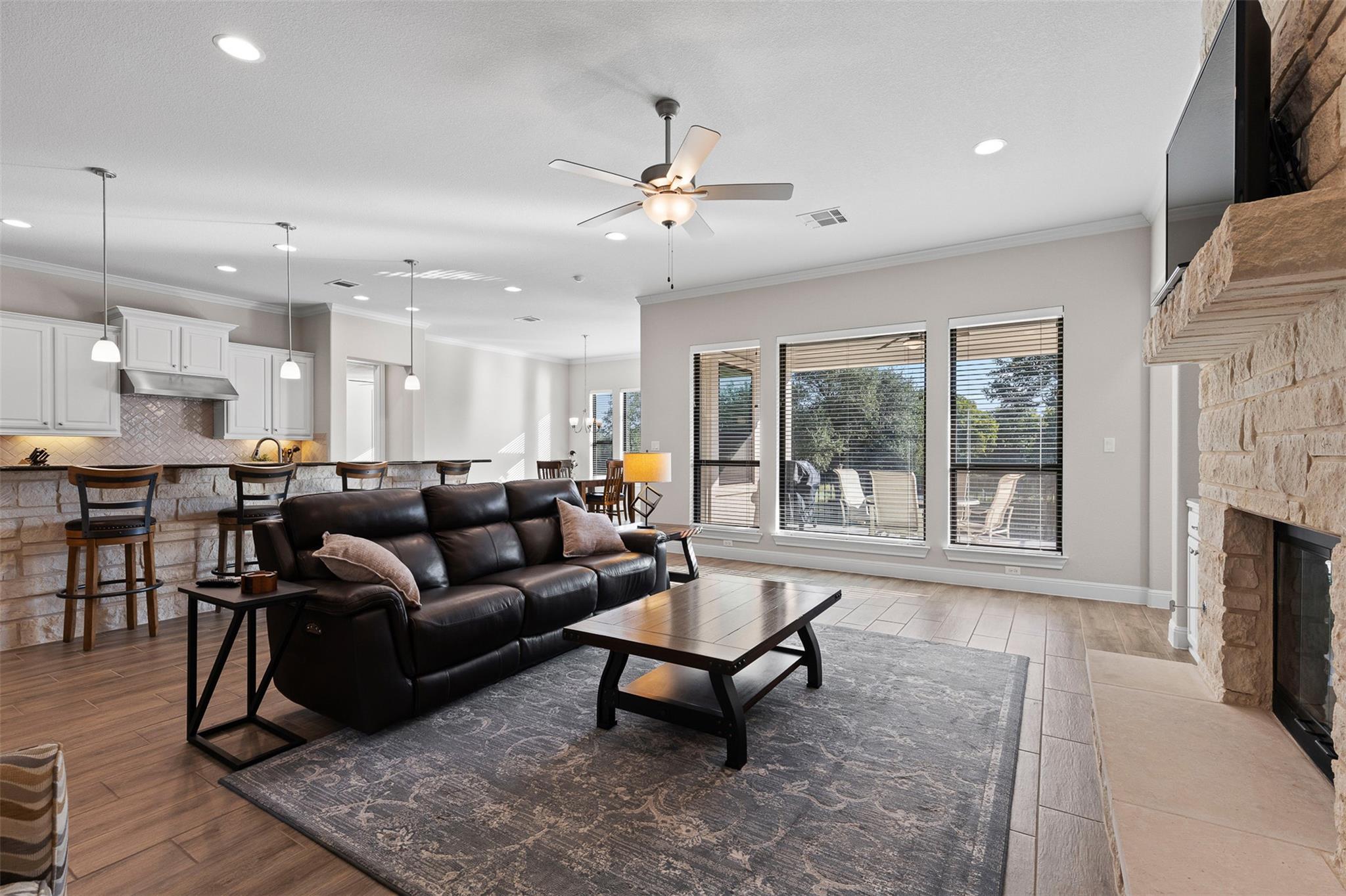 117 Nagle Ct, Liberty Hill, TX 78642