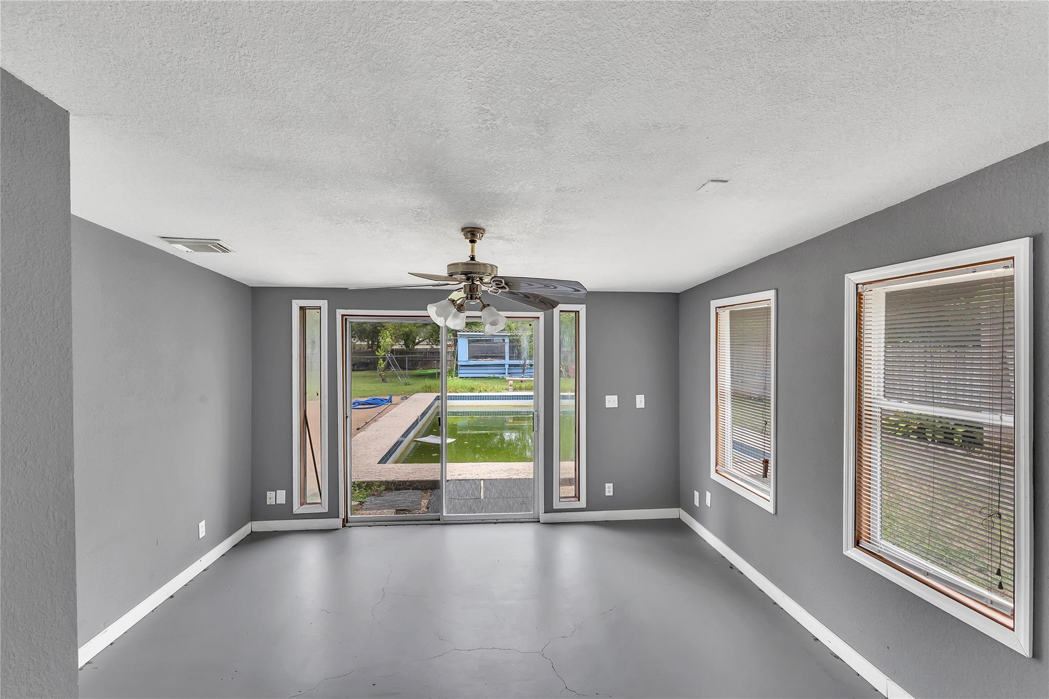 11909 Bluebonnet Ln, Manchaca, TX 78652