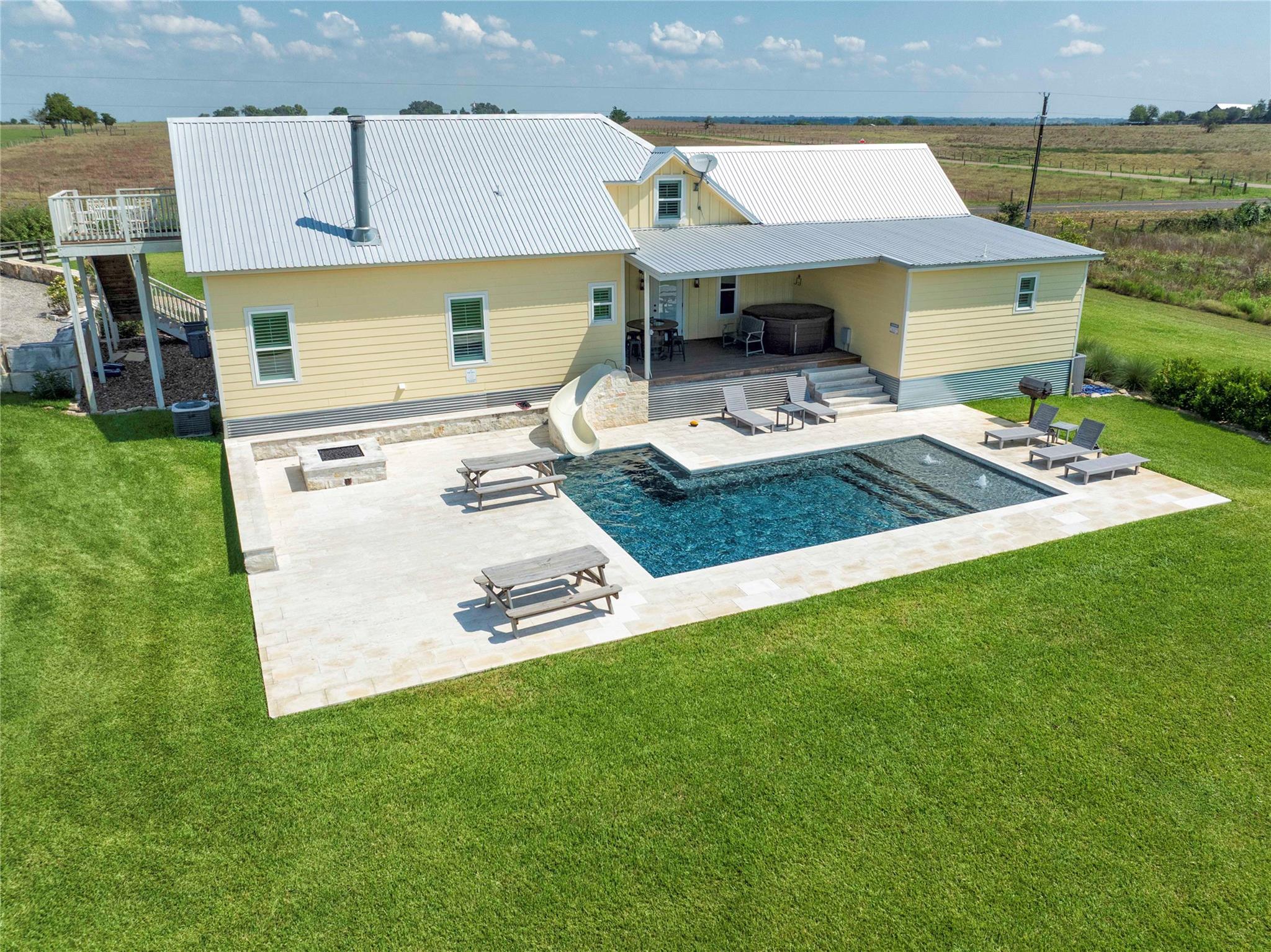 2210 FM 615, Schulenburg, TX 78956