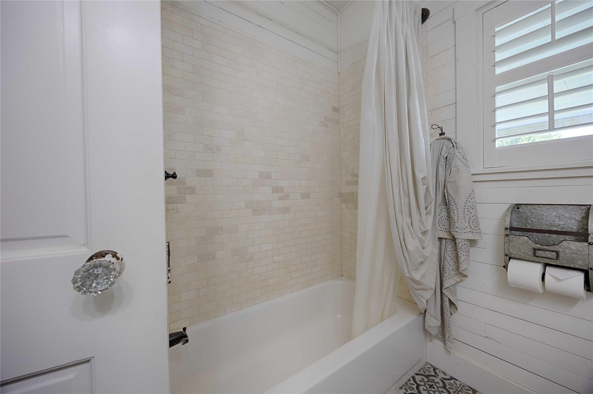 2210 FM 615, Schulenburg, TX 78956