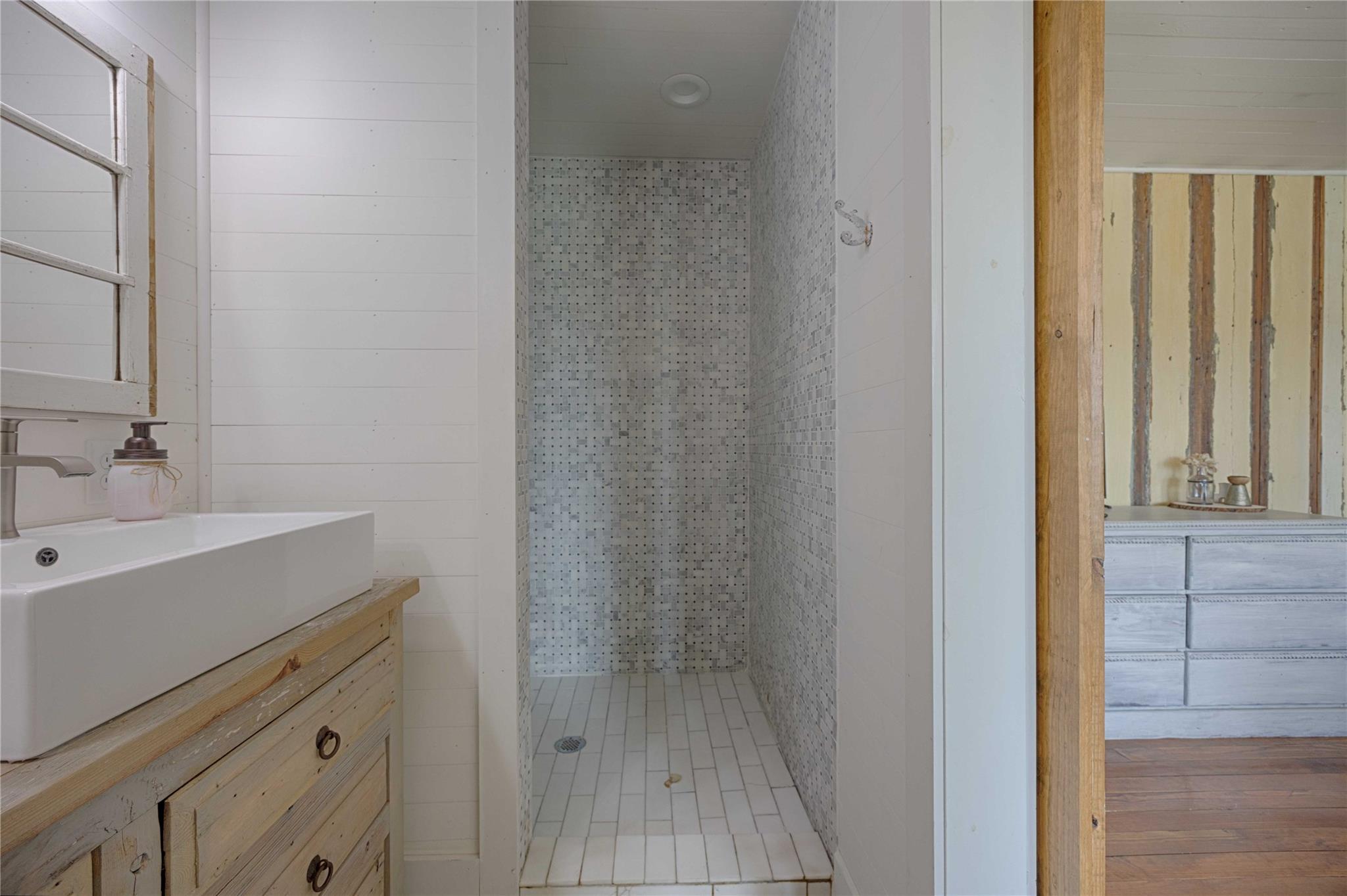 2210 FM 615, Schulenburg, TX 78956