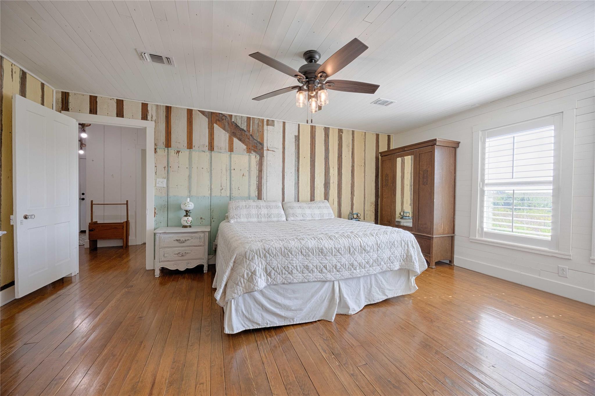 2210 FM 615, Schulenburg, TX 78956