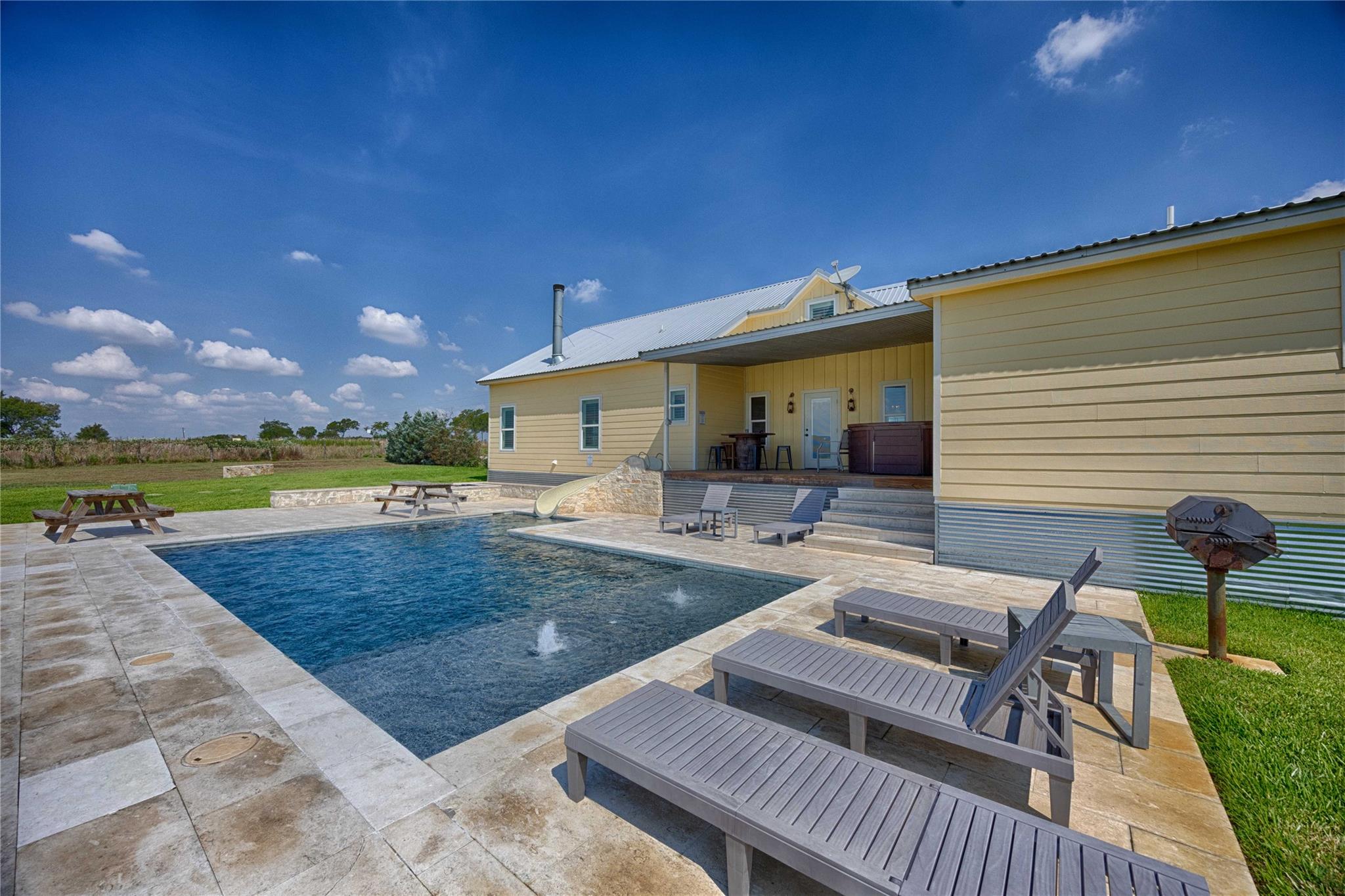 2210 FM 615, Schulenburg, TX 78956