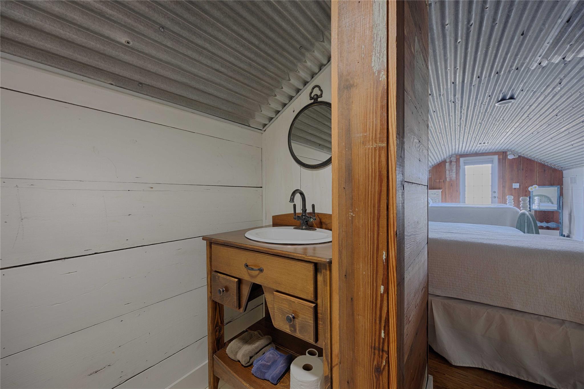 2210 FM 615, Schulenburg, TX 78956