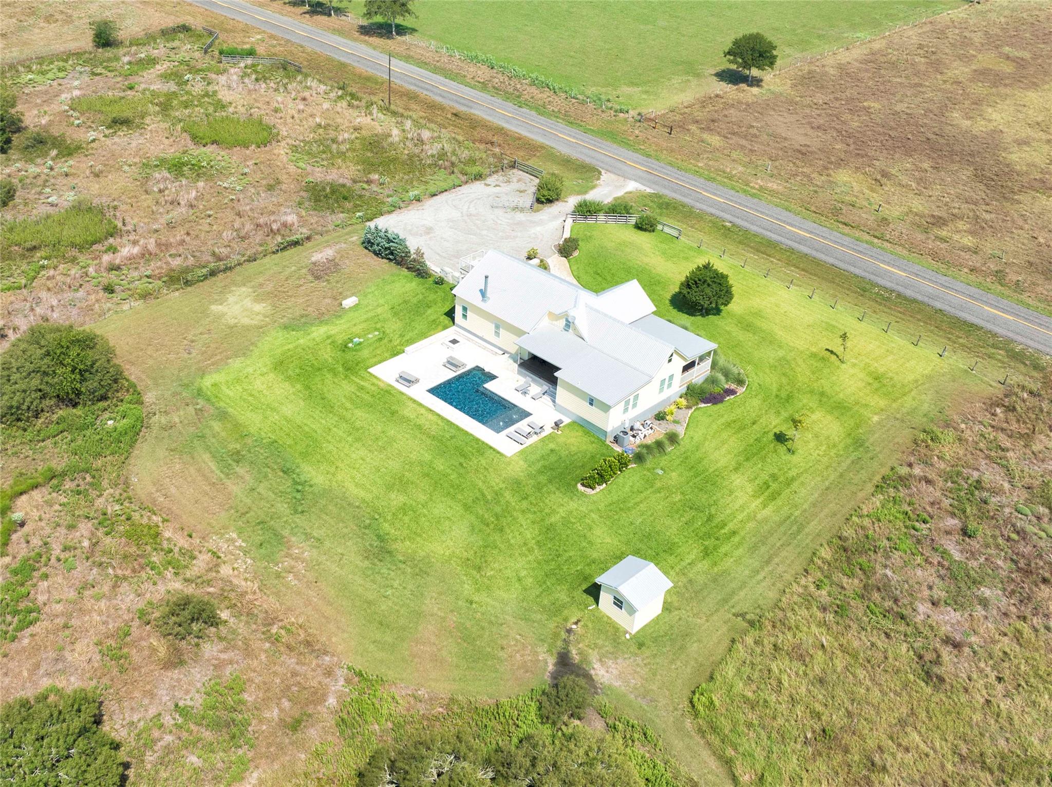 2210 FM 615, Schulenburg, TX 78956