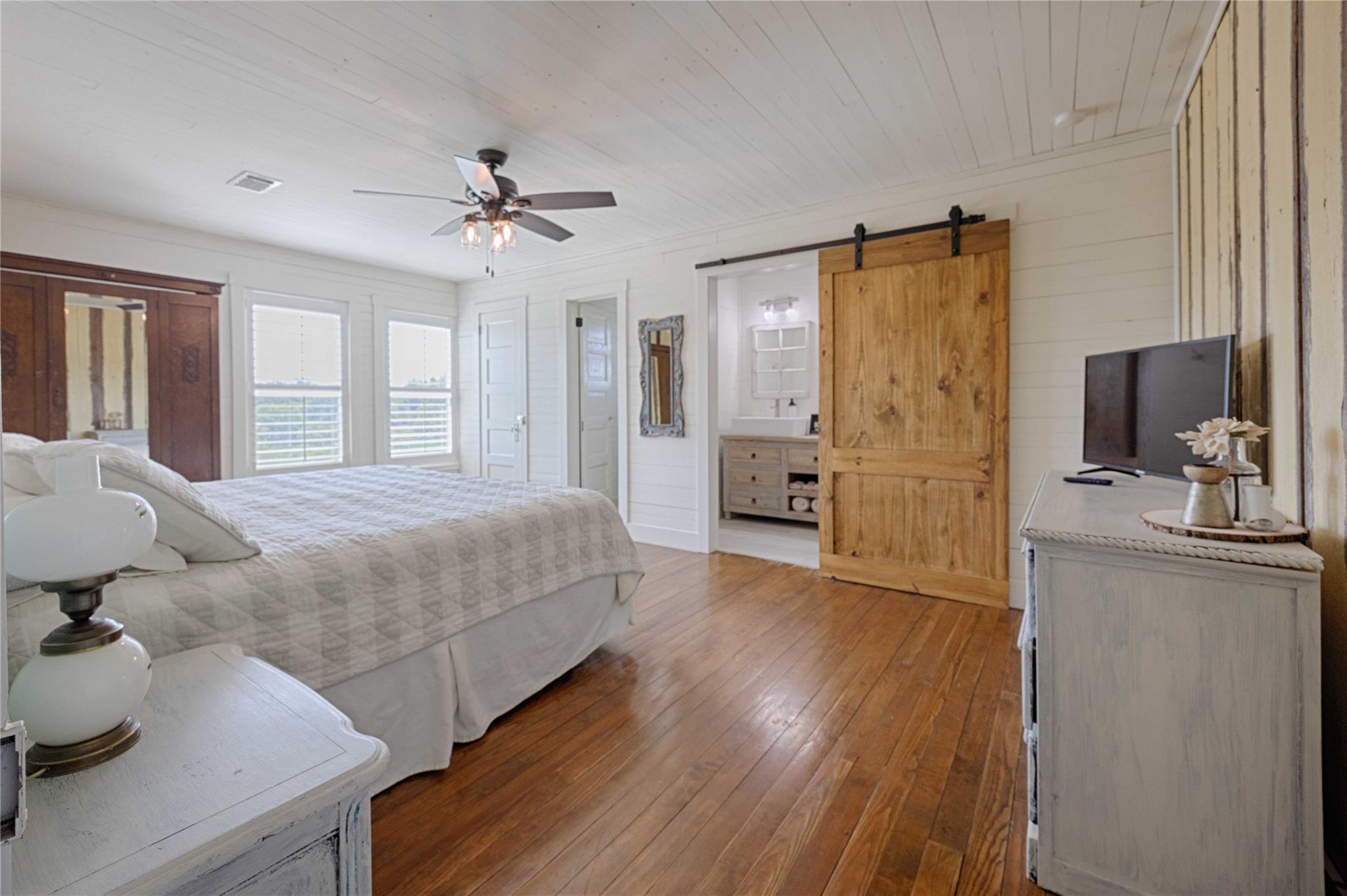 2210 FM 615, Schulenburg, TX 78956