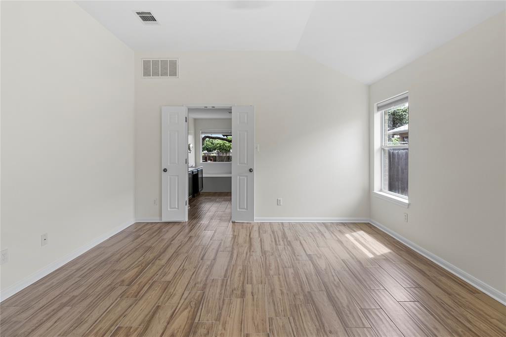 1011 Saint Helena Dr, Leander, TX 78641