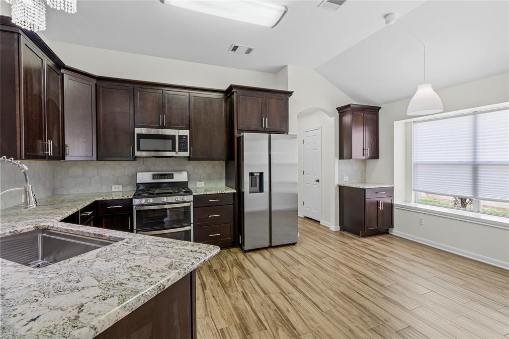 1011 Saint Helena Dr, Leander, TX 78641