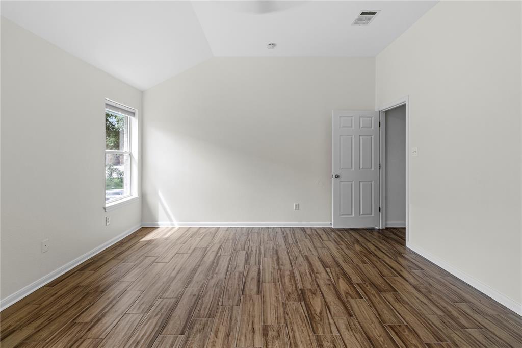 1011 Saint Helena Dr, Leander, TX 78641