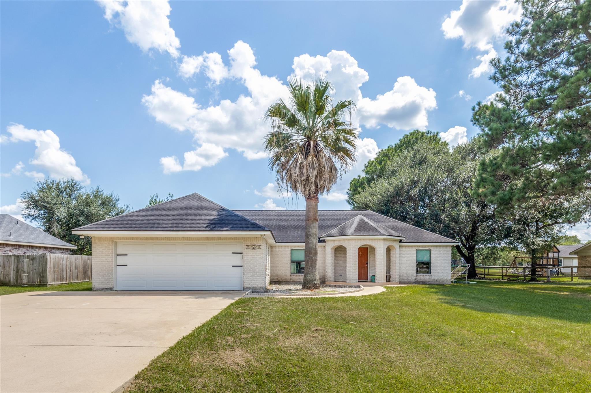 32227 White Wing Dr, Waller, TX 77484