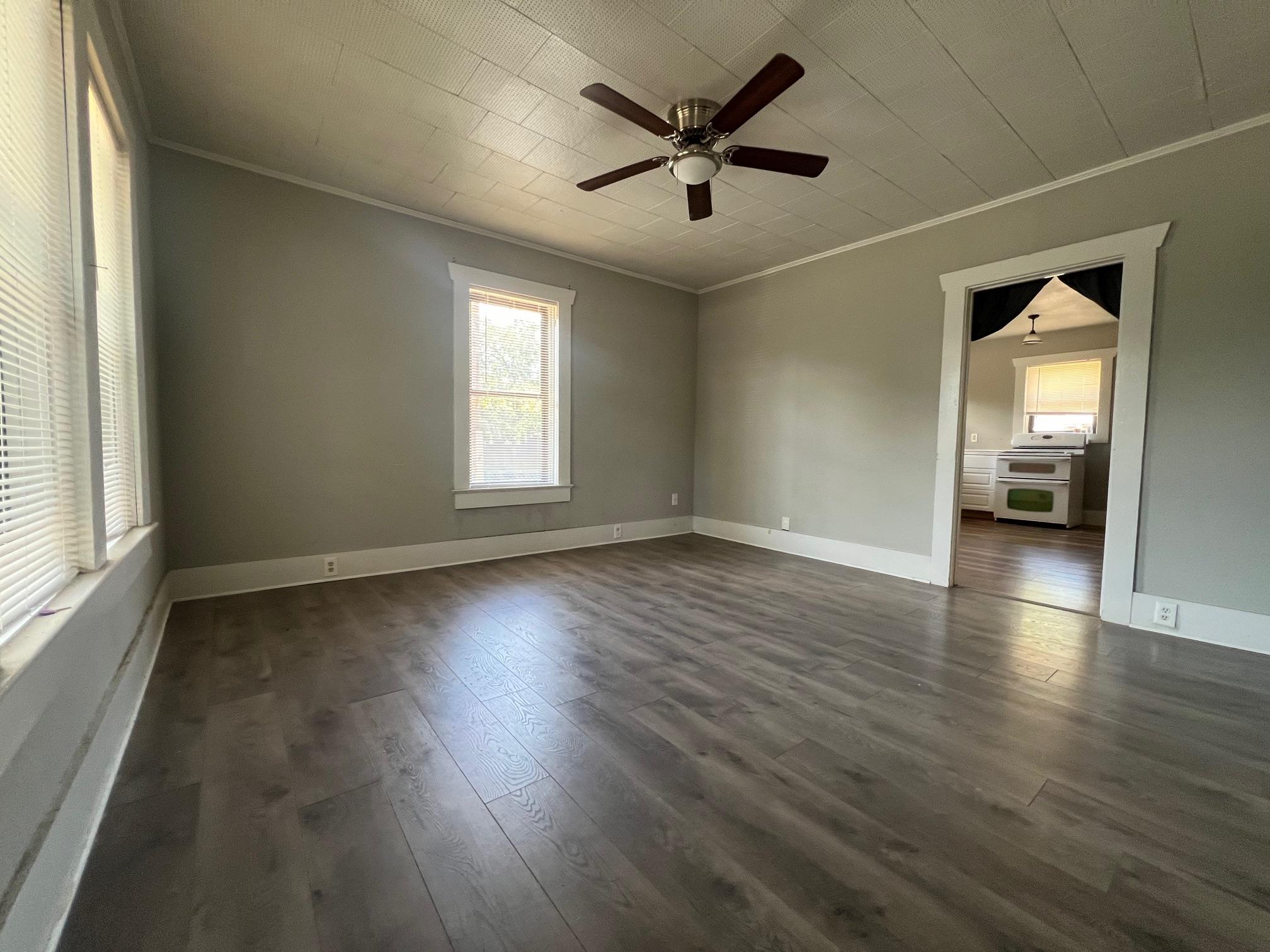 916 W Live Oak St, Austin, TX 78704