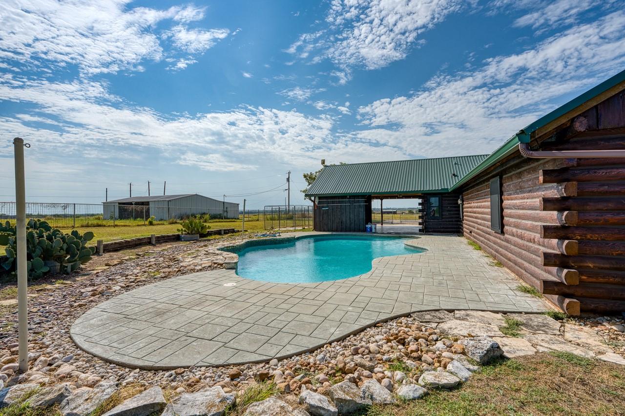 800 County Road 126, Georgetown, TX 78626