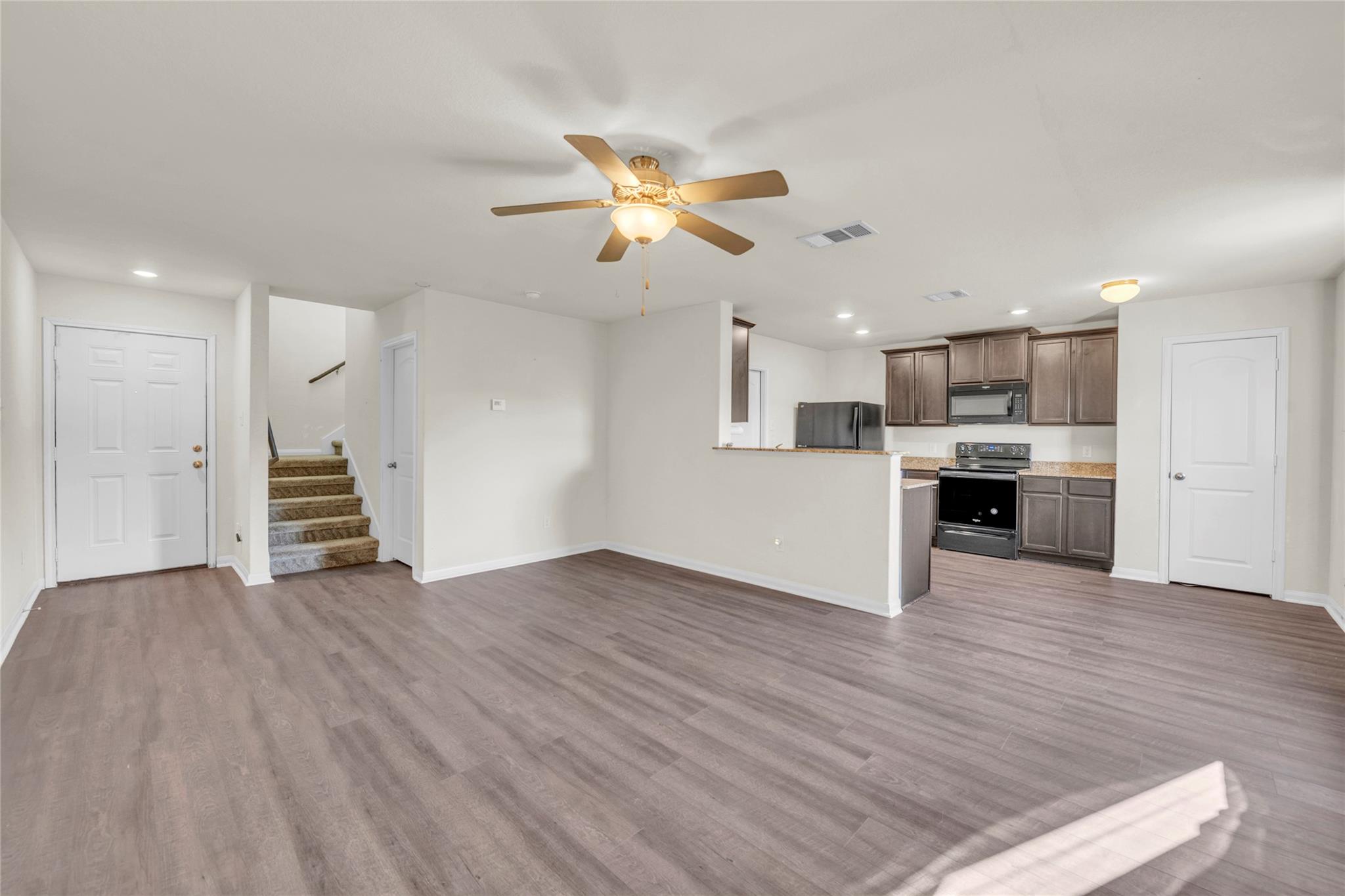 5017 Cressler Ln # 28G, Jarrell, TX 76537