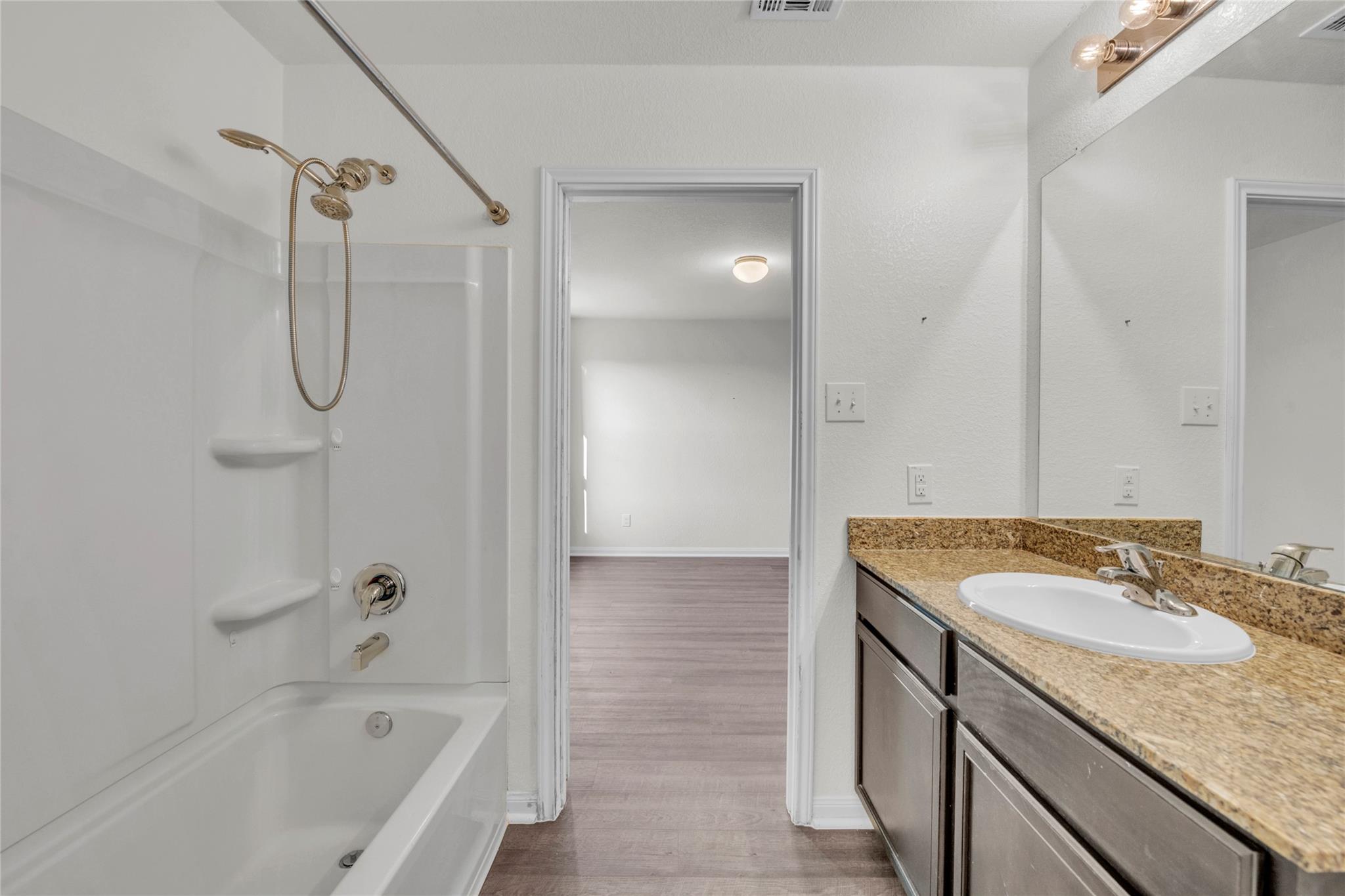 5017 Cressler Ln # 28G, Jarrell, TX 76537