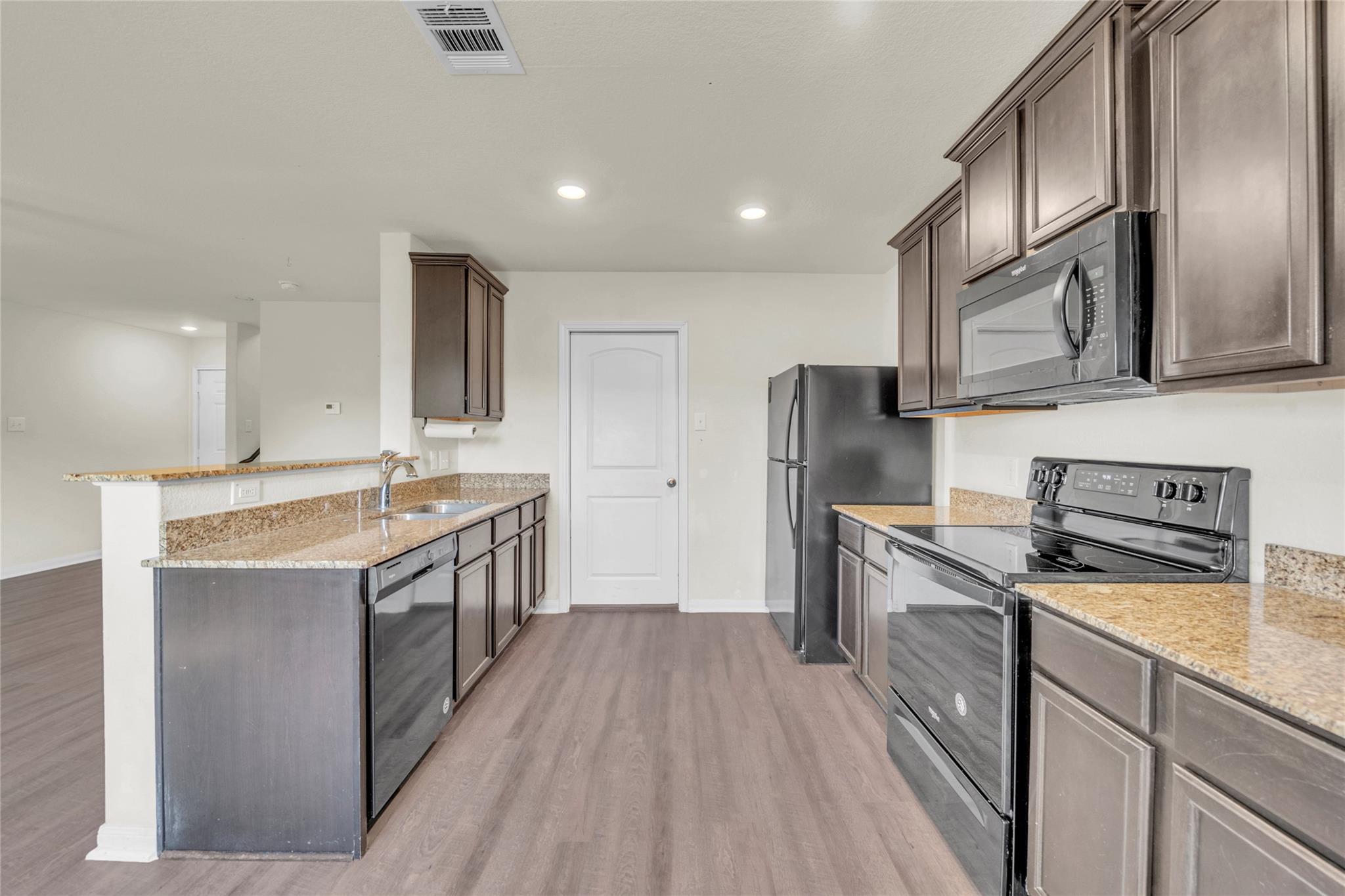 5017 Cressler Ln # 28G, Jarrell, TX 76537