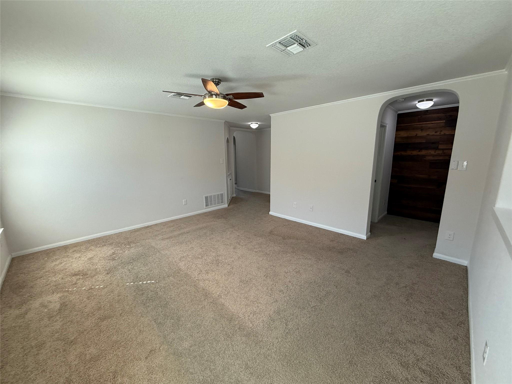 206 Windridge Dr N, Lockhart, TX 78644