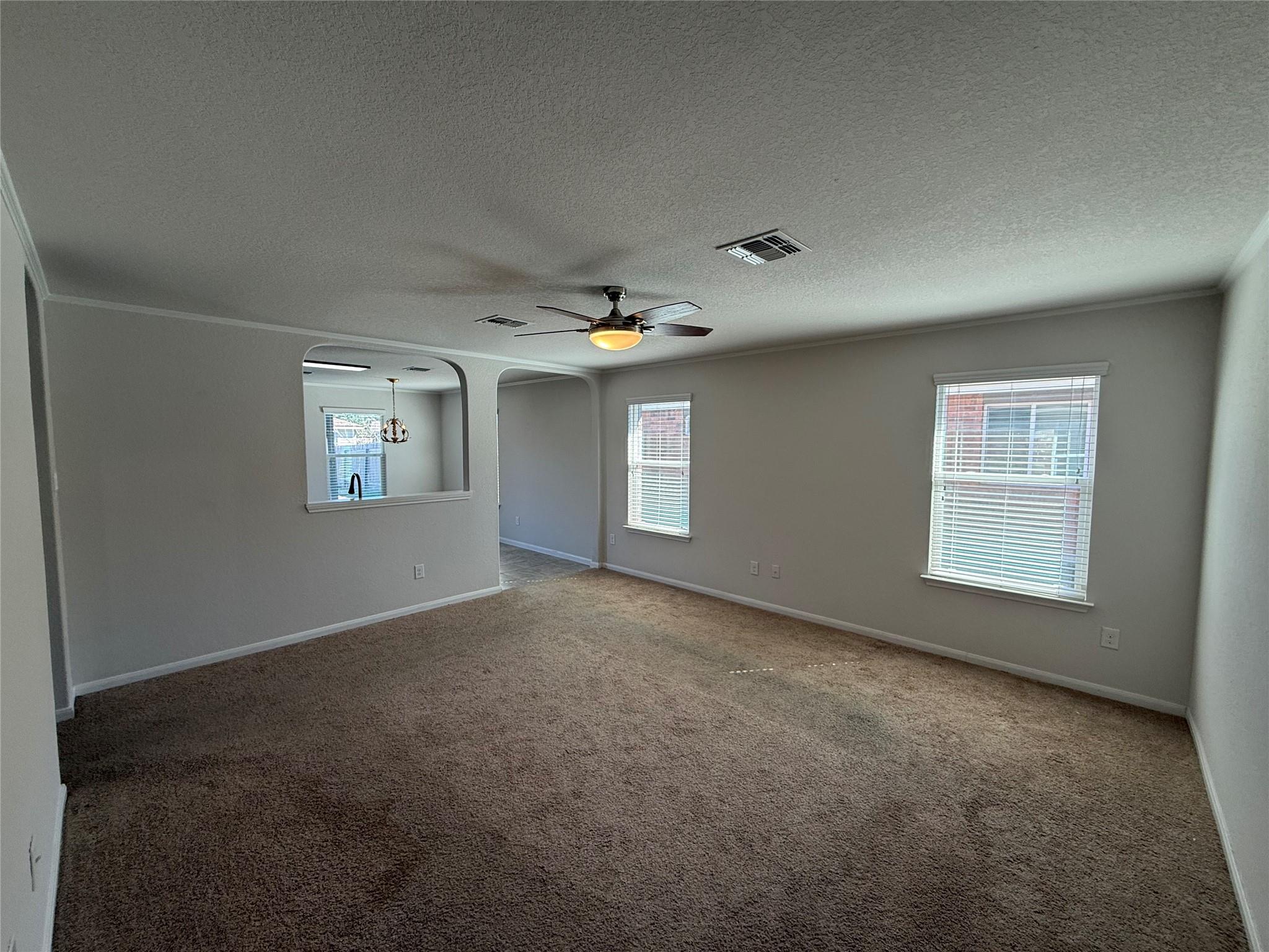 206 Windridge Dr N, Lockhart, TX 78644