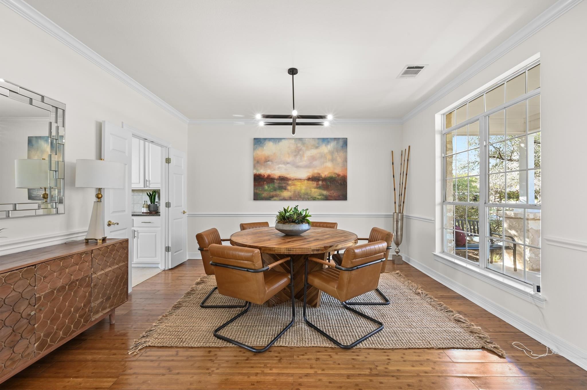 25 Lovegrass Ln, Austin, TX 78745