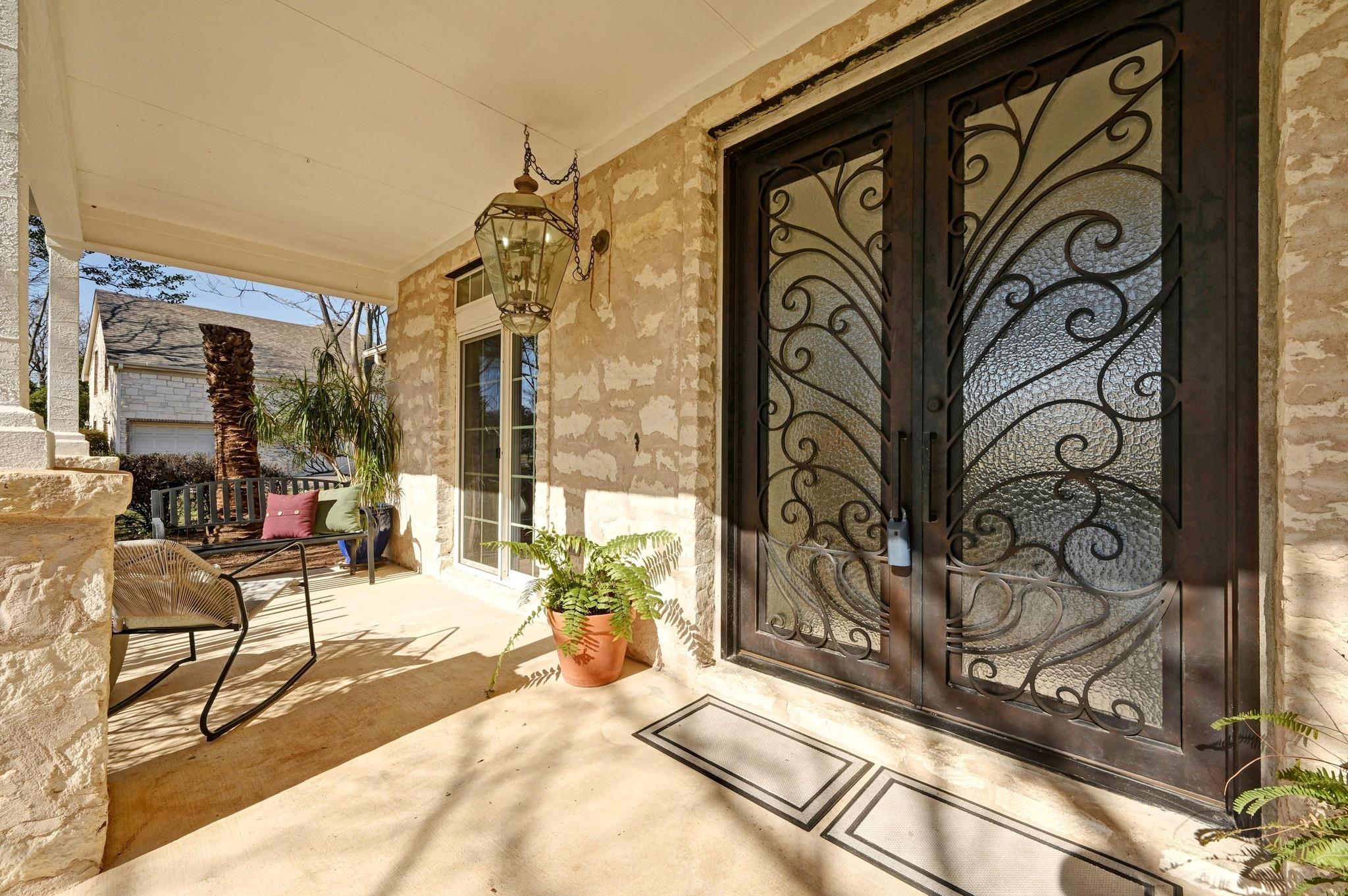 25 Lovegrass Ln, Austin, TX 78745