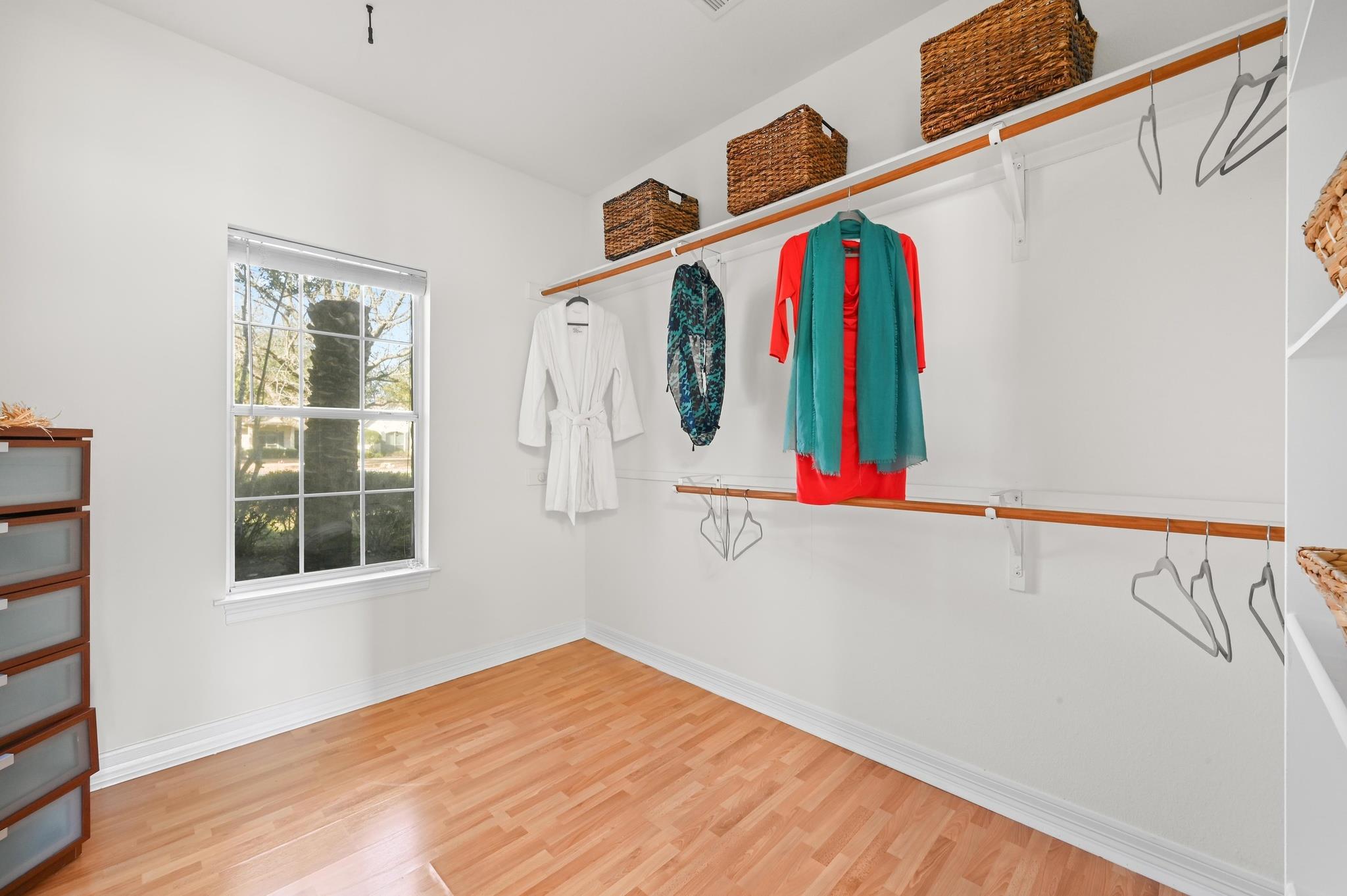 25 Lovegrass Ln, Austin, TX 78745