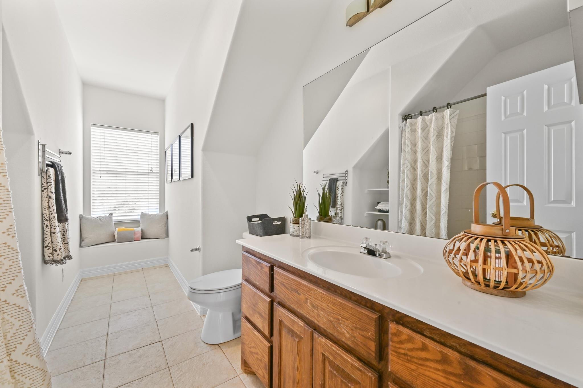 25 Lovegrass Ln, Austin, TX 78745