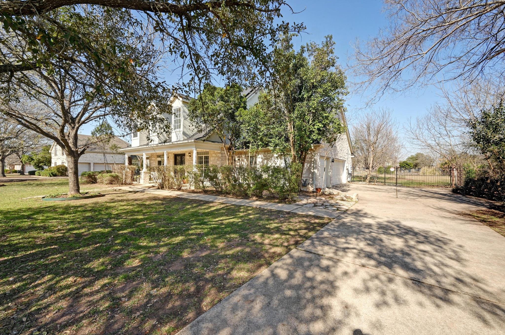 25 Lovegrass Ln, Austin, TX 78745