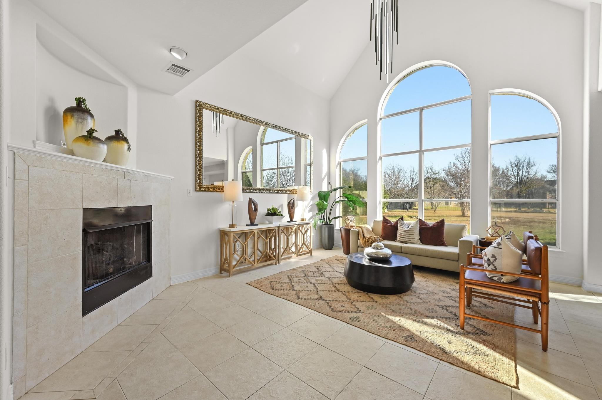 25 Lovegrass Ln, Austin, TX 78745