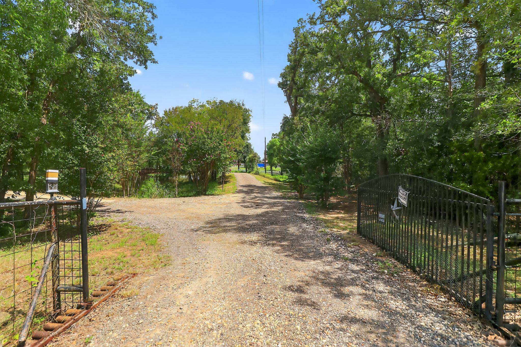 912 FM 812, Red Rock, TX 78662