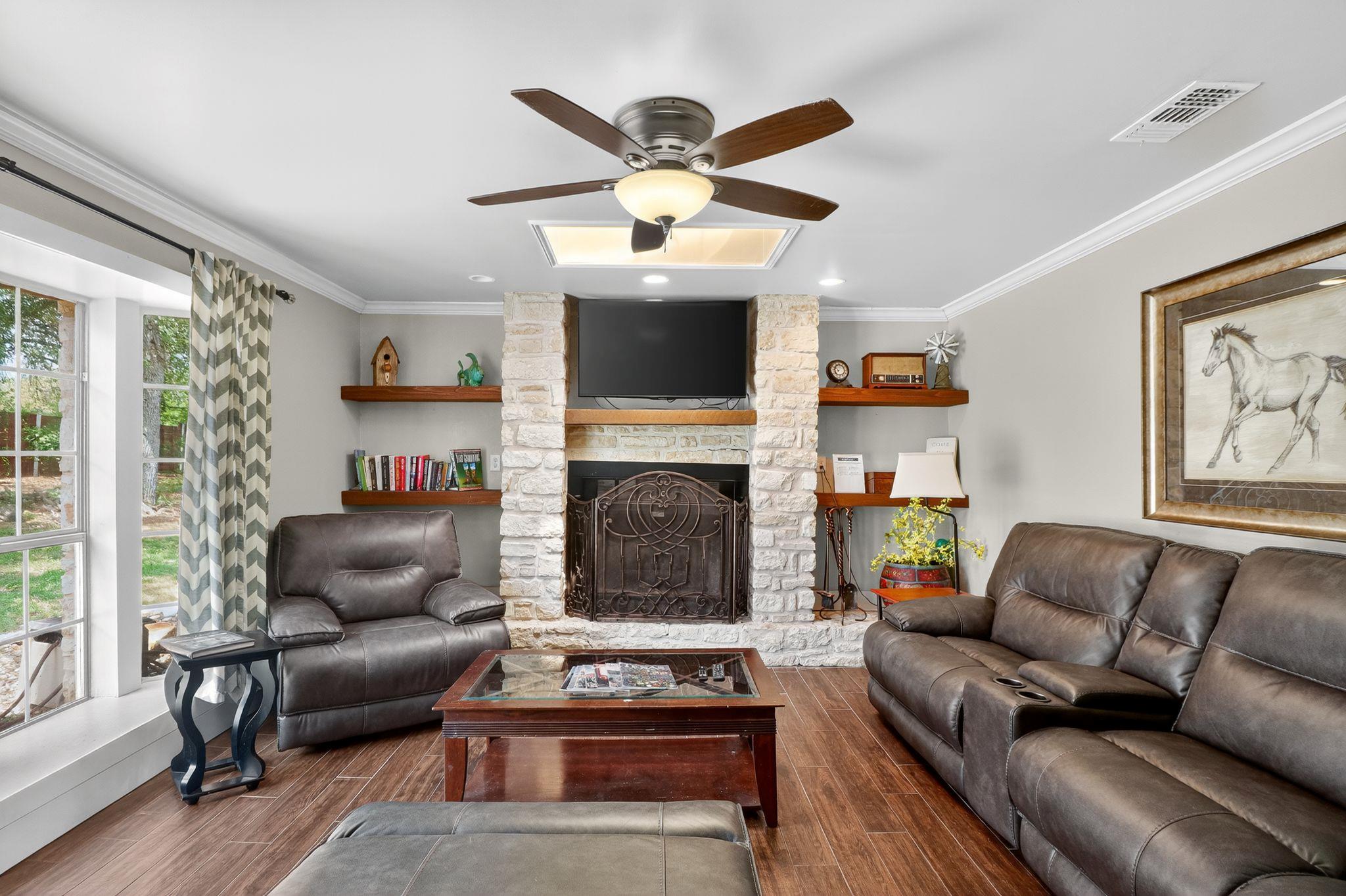 912 FM 812, Red Rock, TX 78662