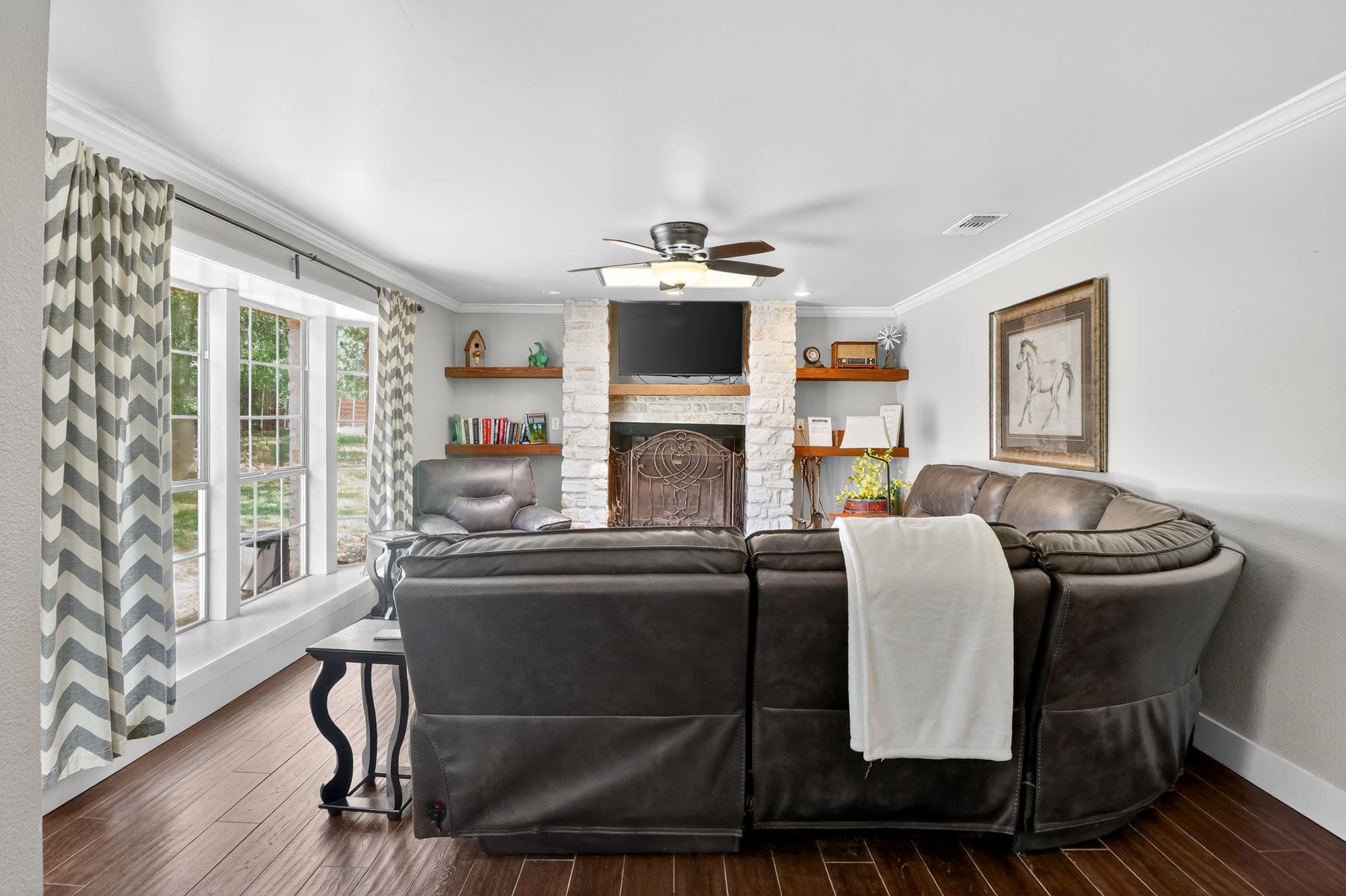 912 FM 812, Red Rock, TX 78662