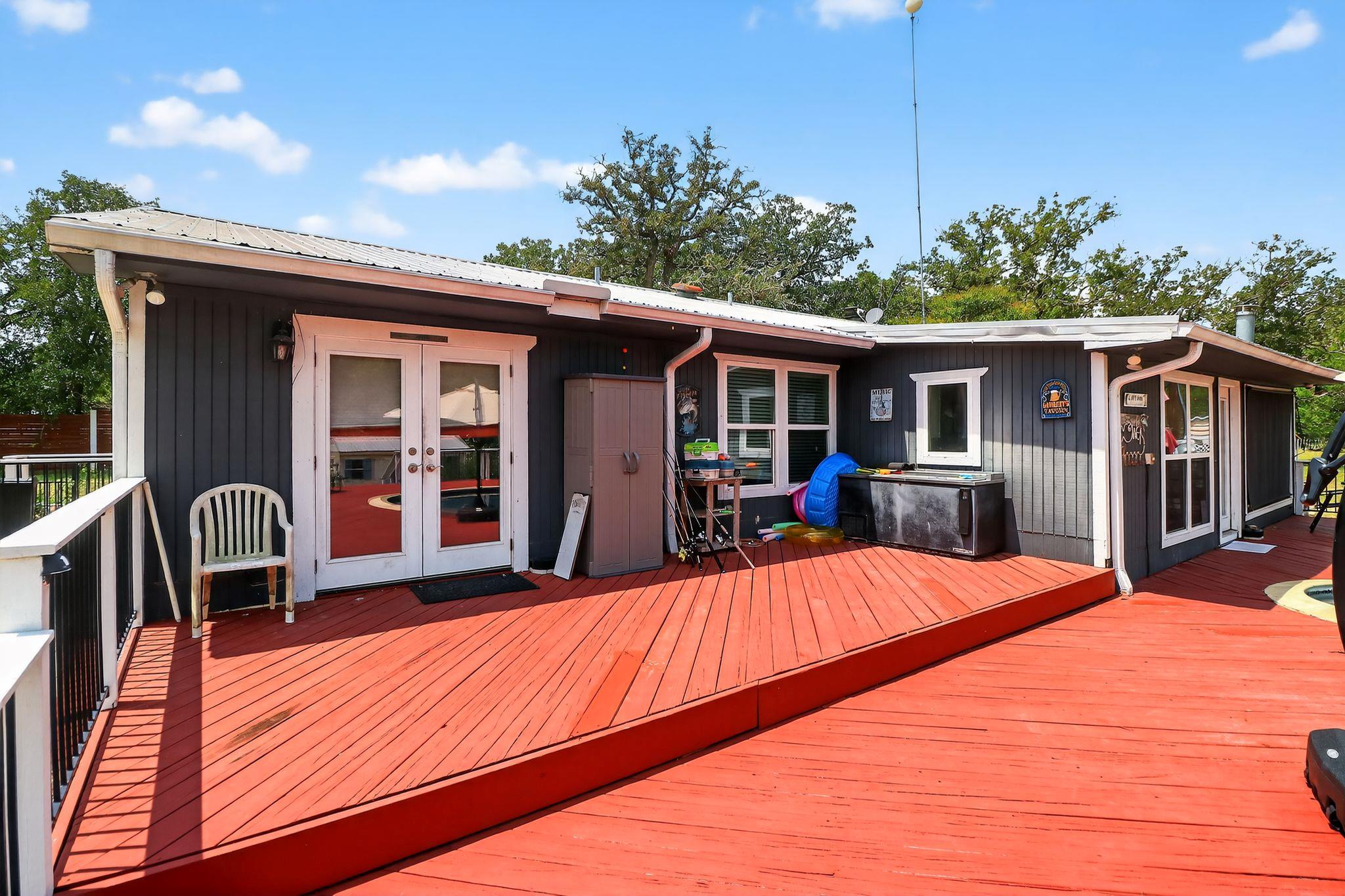 912 FM 812, Red Rock, TX 78662