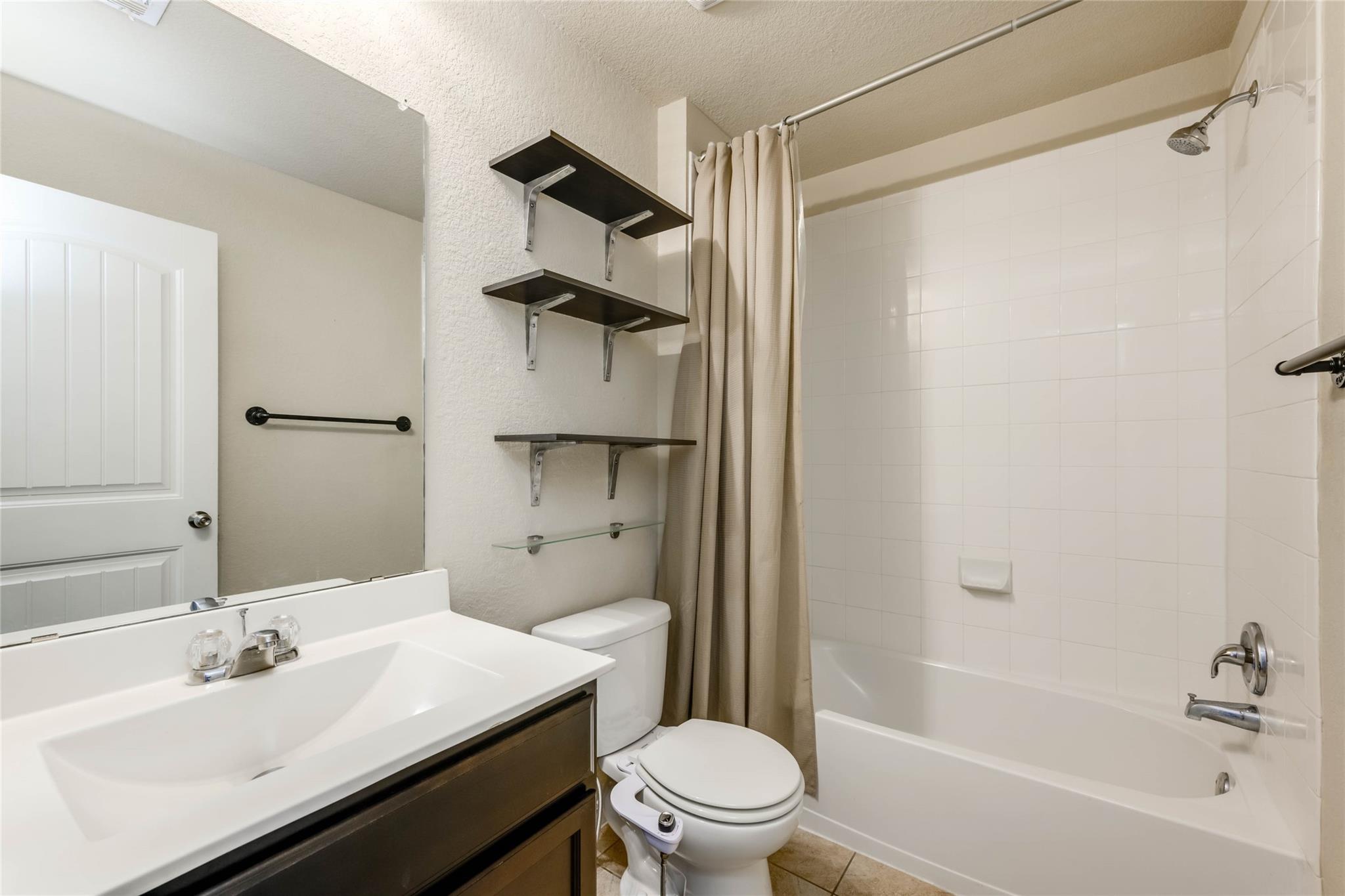 5800 Montrelia Dr, Austin, TX 78724