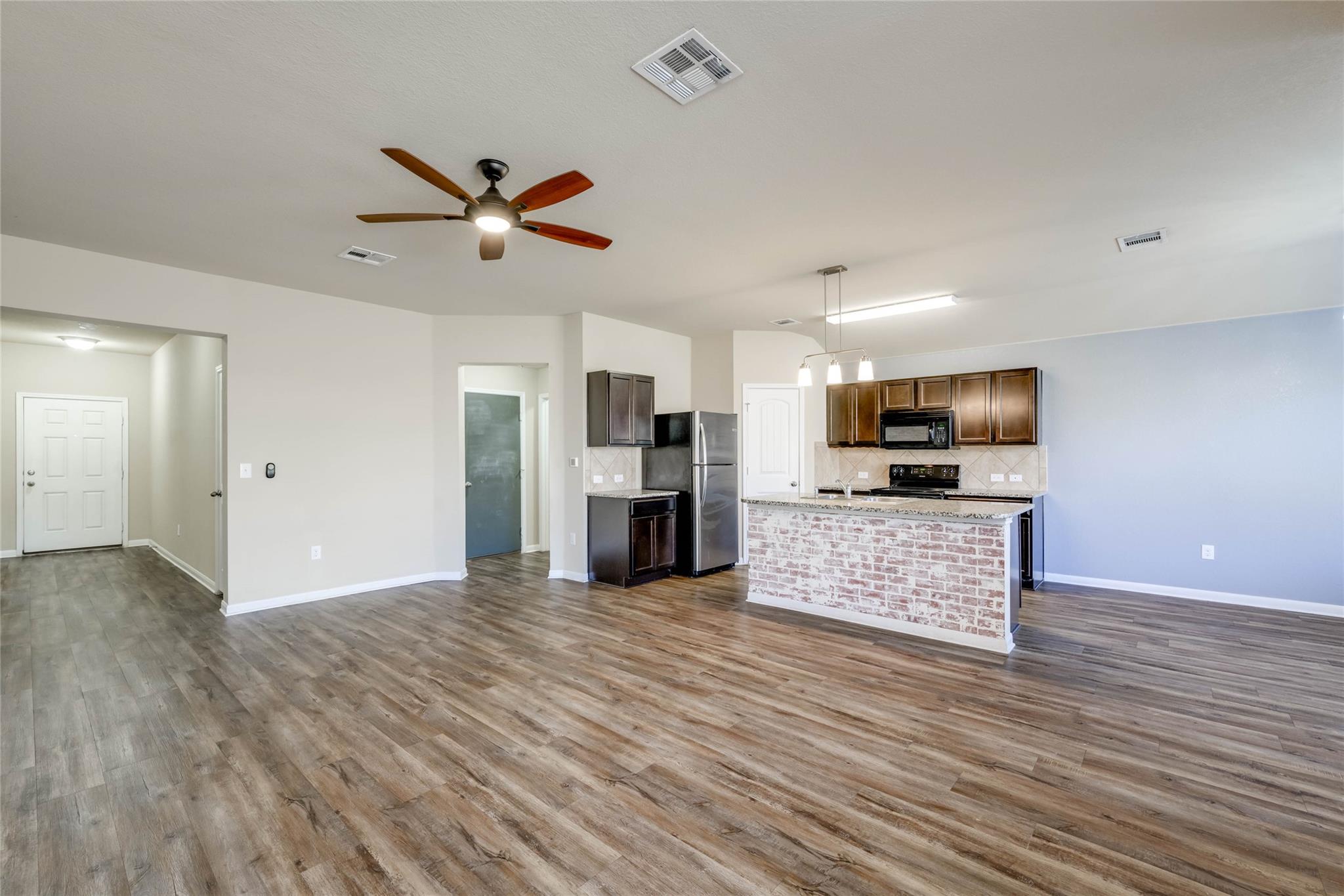 5800 Montrelia Dr, Austin, TX 78724