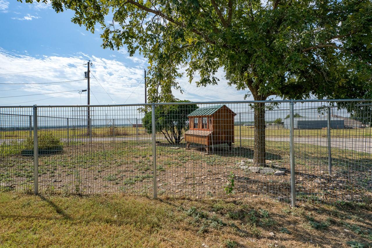 800 County Road 126, Georgetown, TX 78626