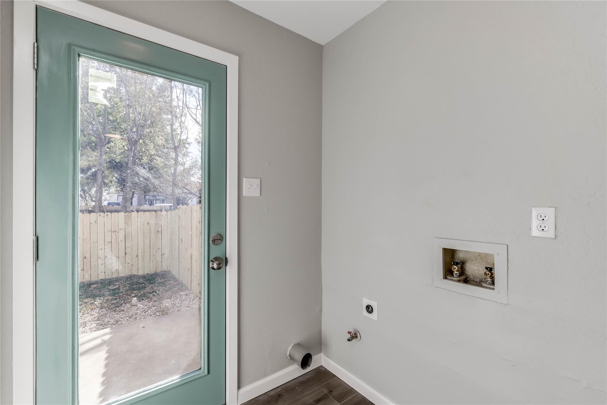 913 Chisholm Cv, Round Rock, TX 78681