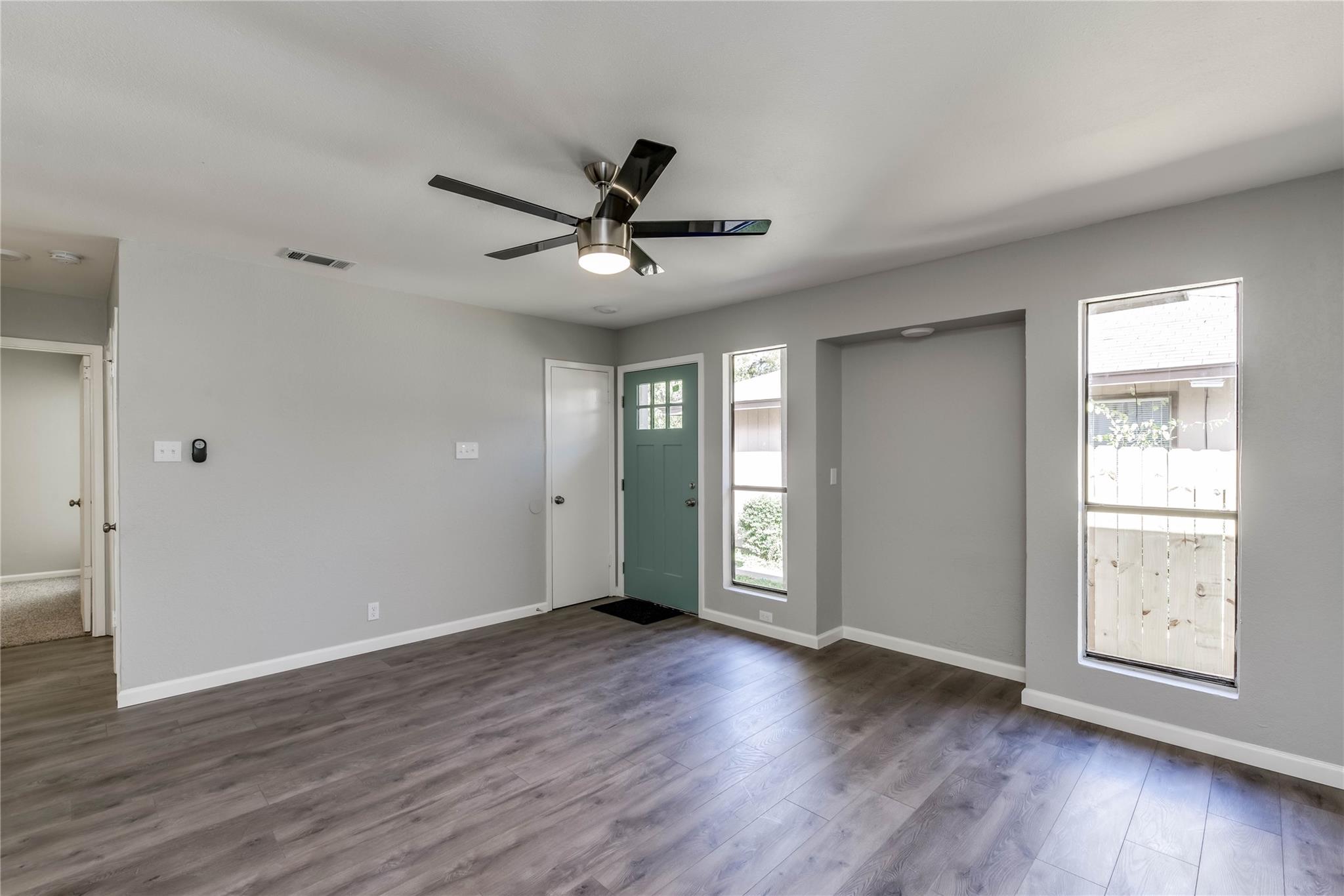 913 Chisholm Cv, Round Rock, TX 78681