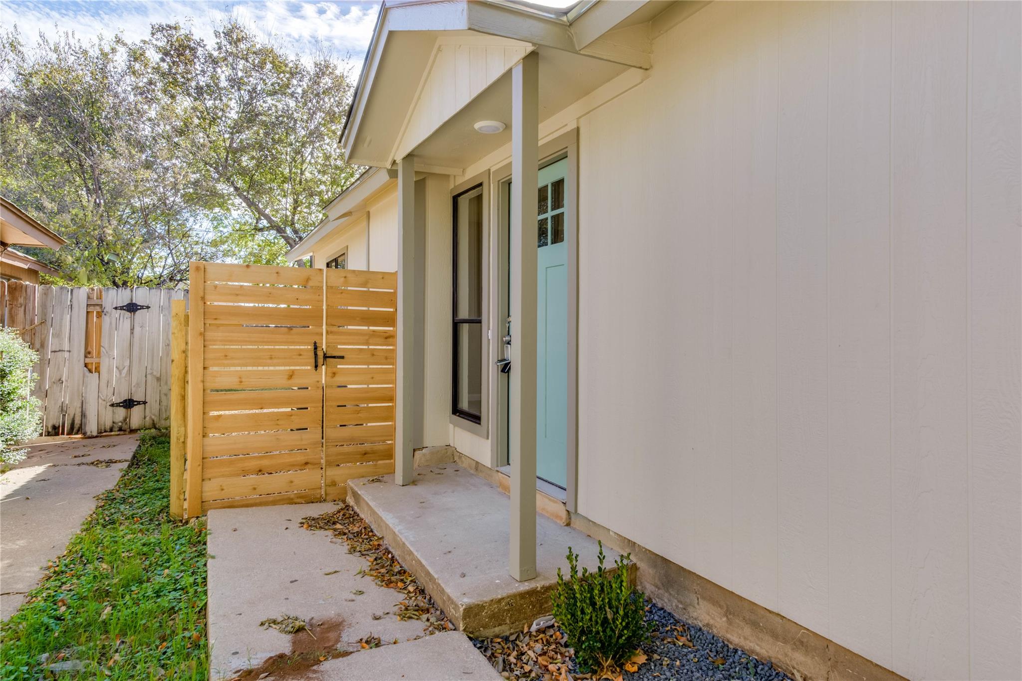 913 Chisholm Cv, Round Rock, TX 78681